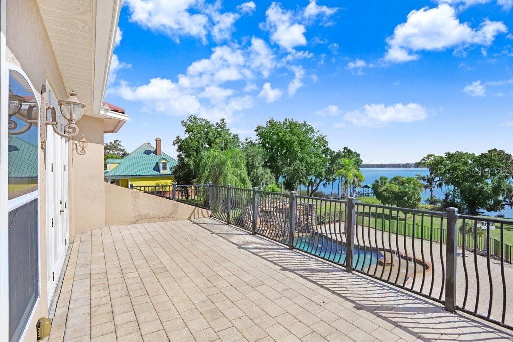 TB8421161 Property Photo