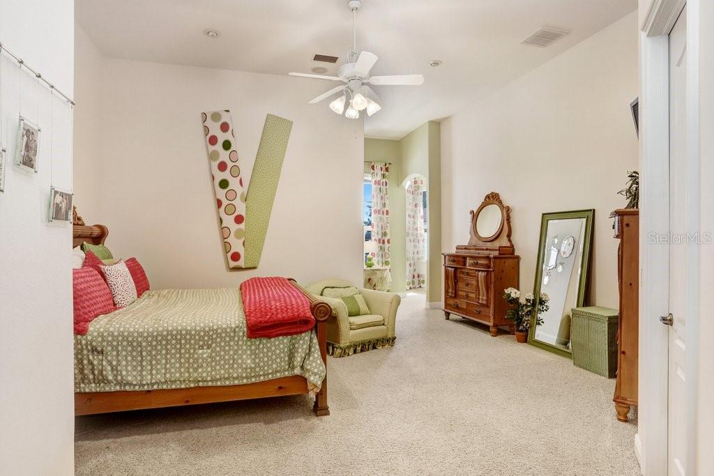 TB8421161 Property Photo