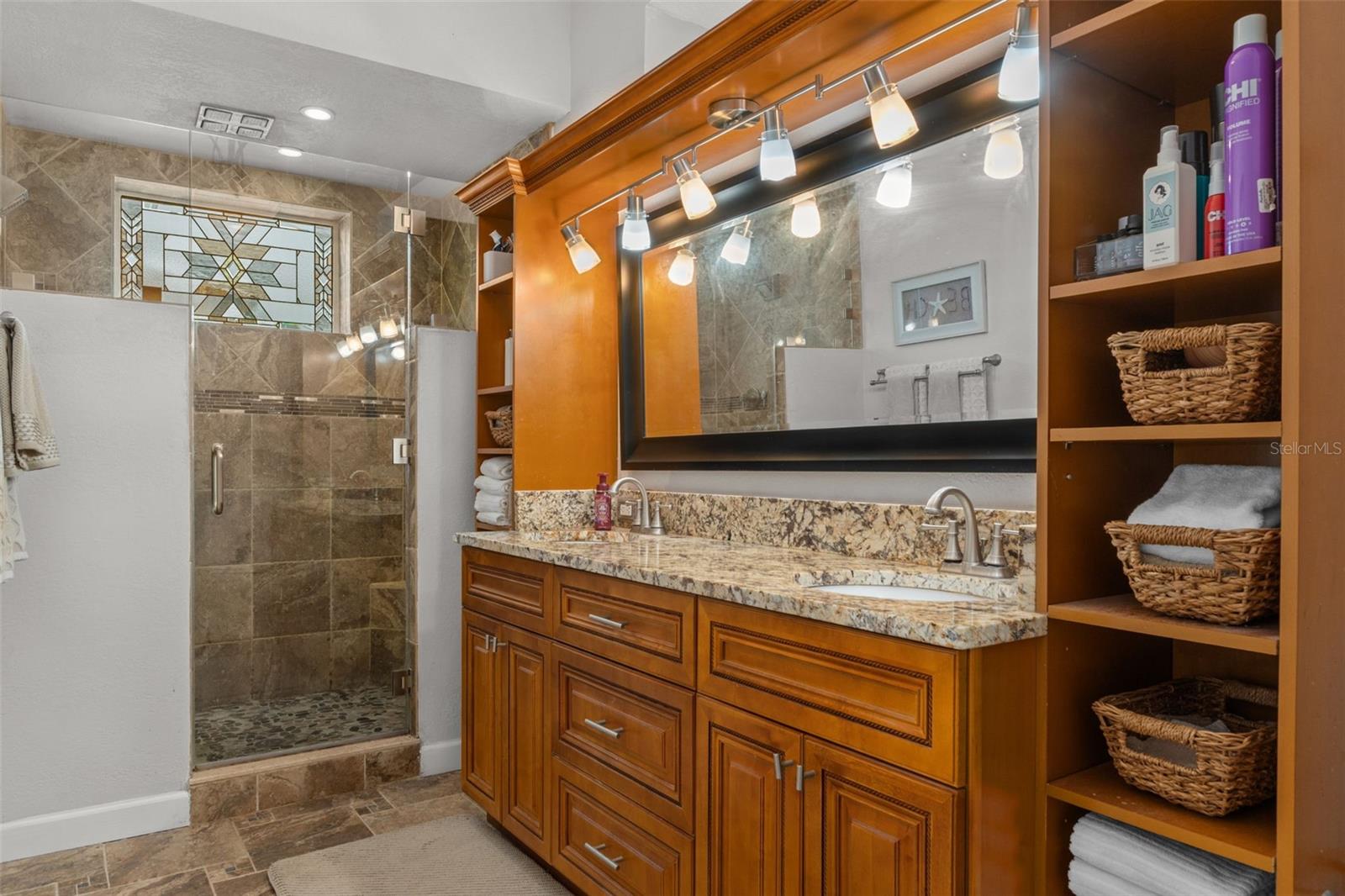 CUSTOM GRANITE DOUBLE SINKS