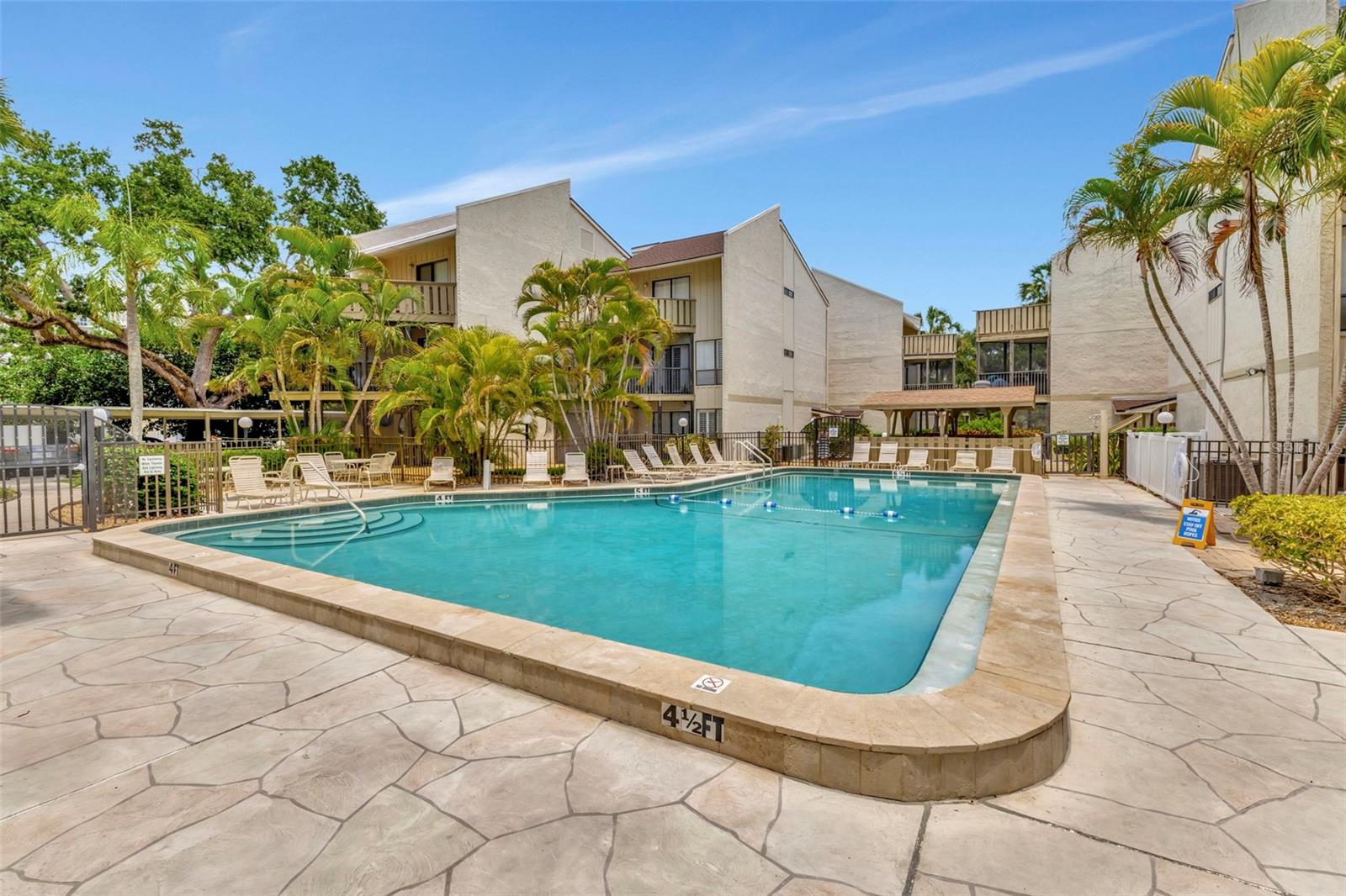 A4663201 Property Photo