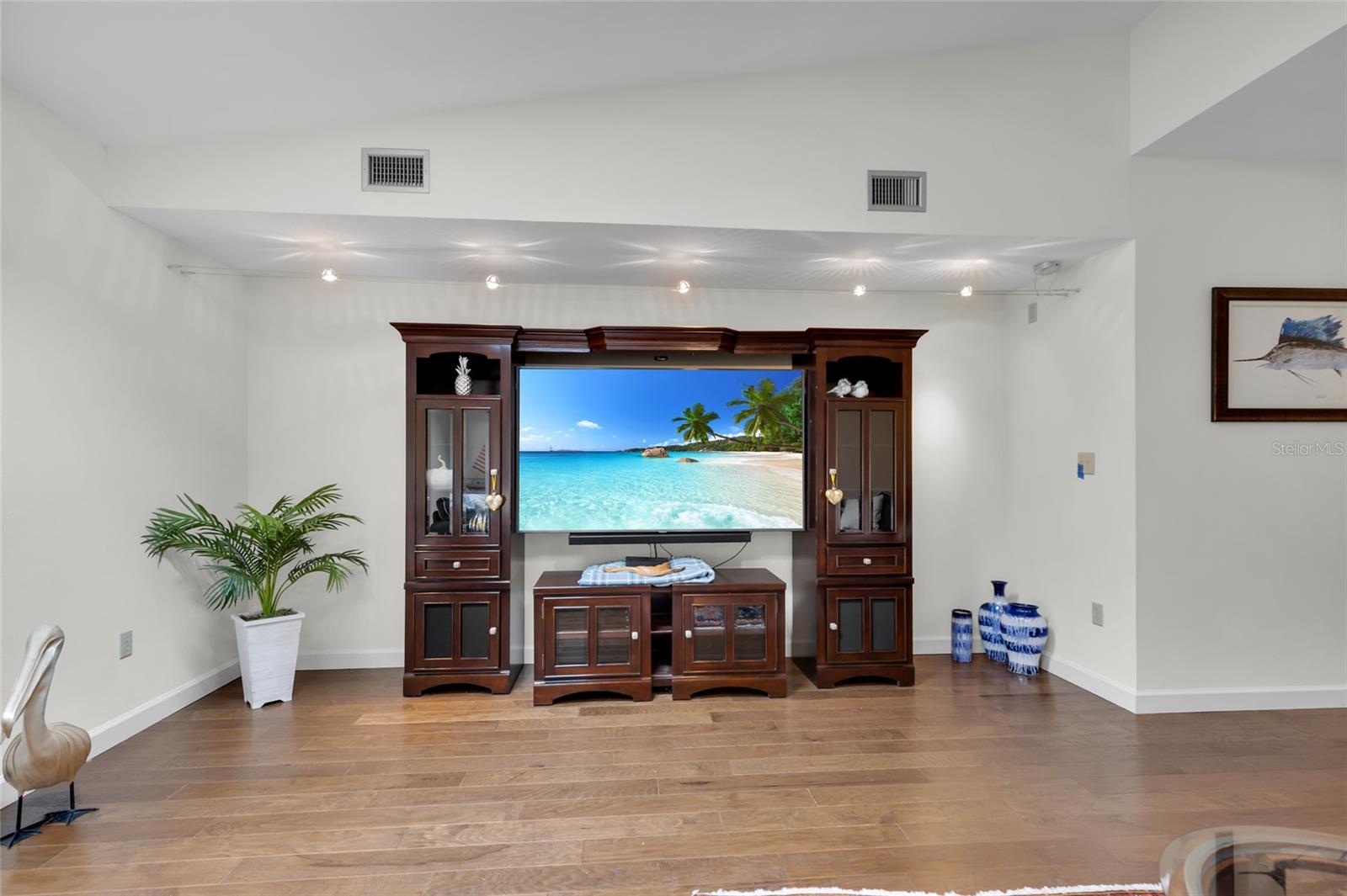 1111 LAKESHORE DR #A3, EUSTIS, FL, 32726