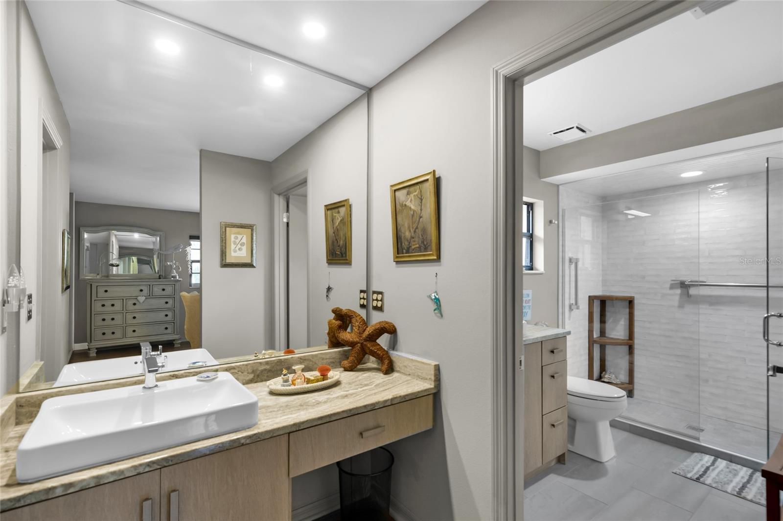 1111 LAKESHORE DR #A3, EUSTIS, FL, 32726