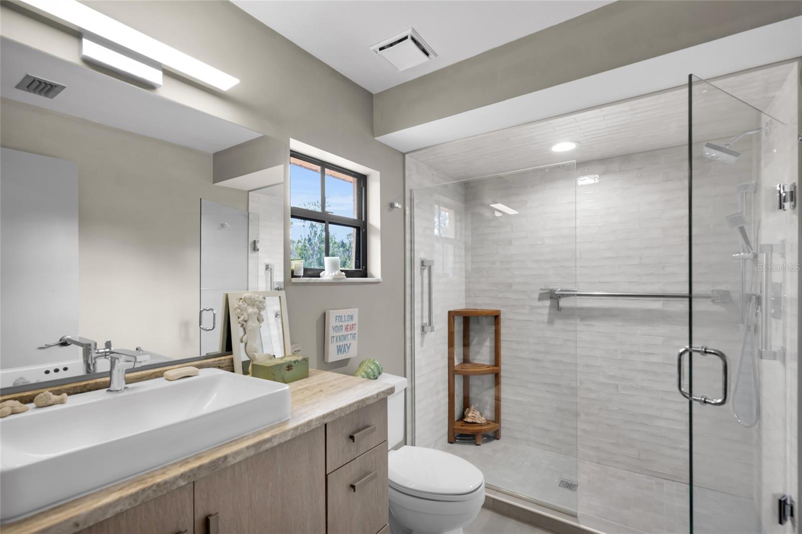 1111 LAKESHORE DR #A3, EUSTIS, FL, 32726