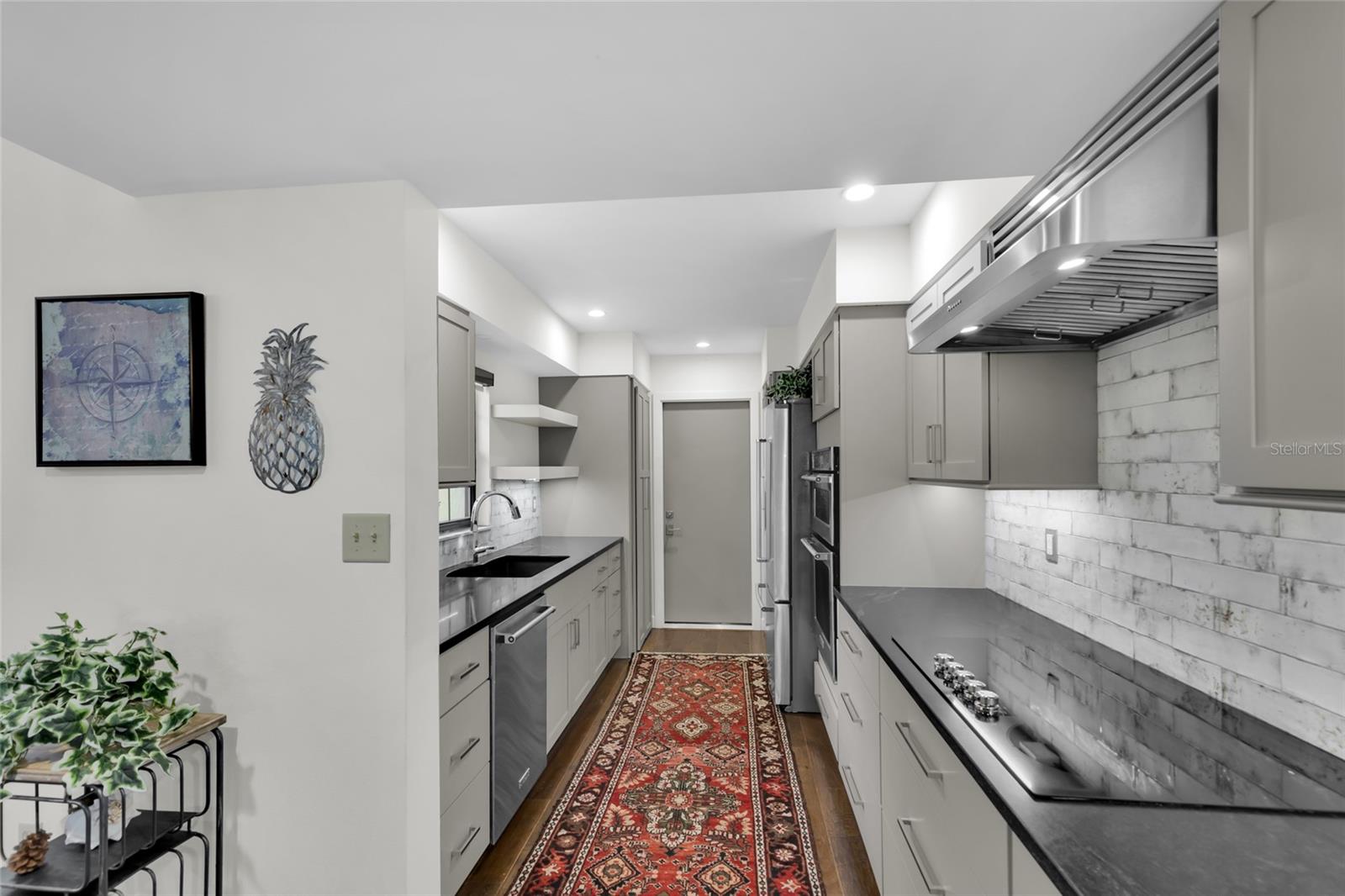 1111 LAKESHORE DR #A3, EUSTIS, FL, 32726