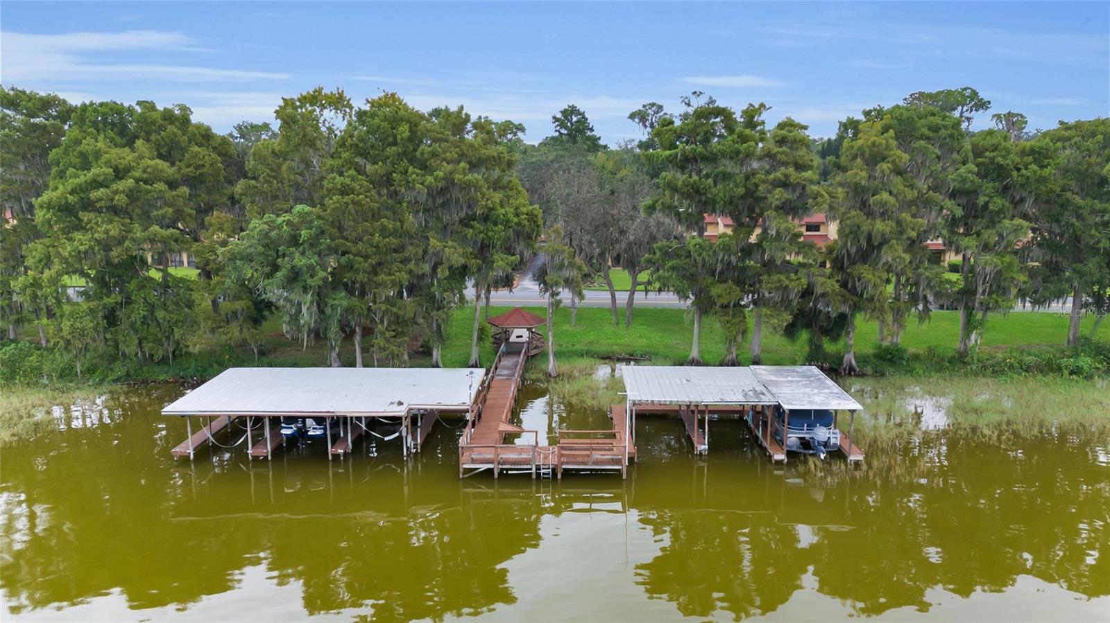 1111 LAKESHORE DR #A3, EUSTIS, FL, 32726