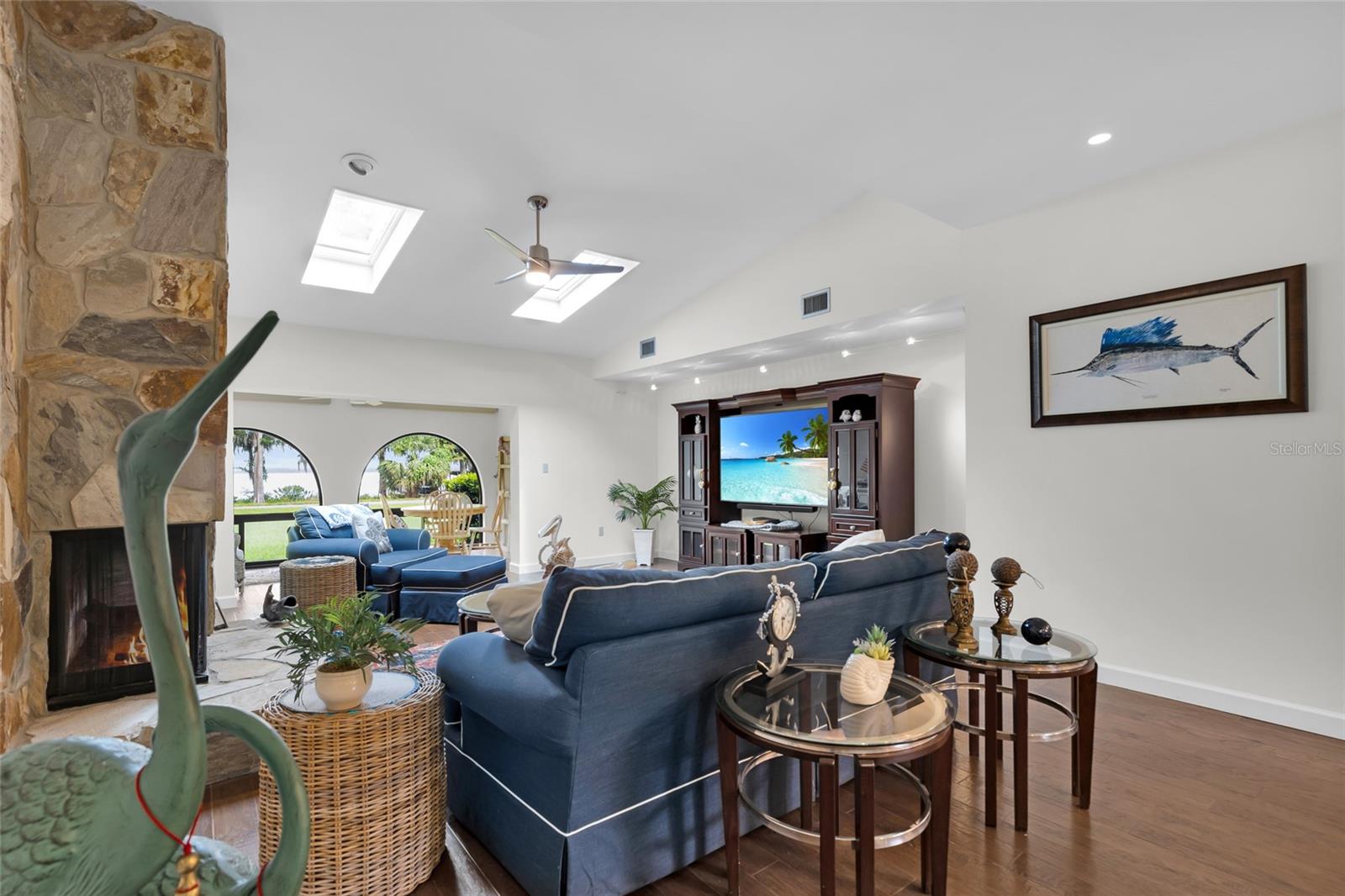 1111 LAKESHORE DR #A3, EUSTIS, FL, 32726