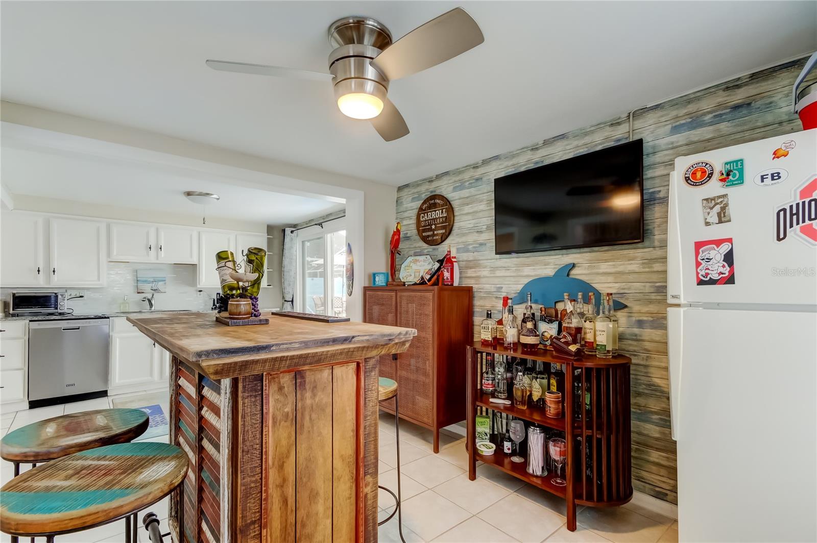 514 E LAKE DR, LARGO, FL, 33771