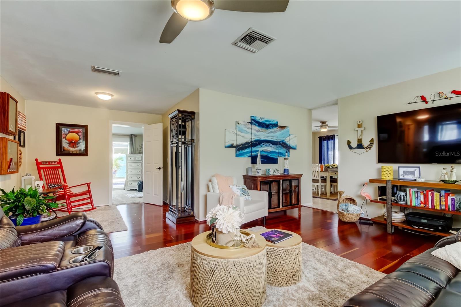 514 E LAKE DR, LARGO, FL, 33771