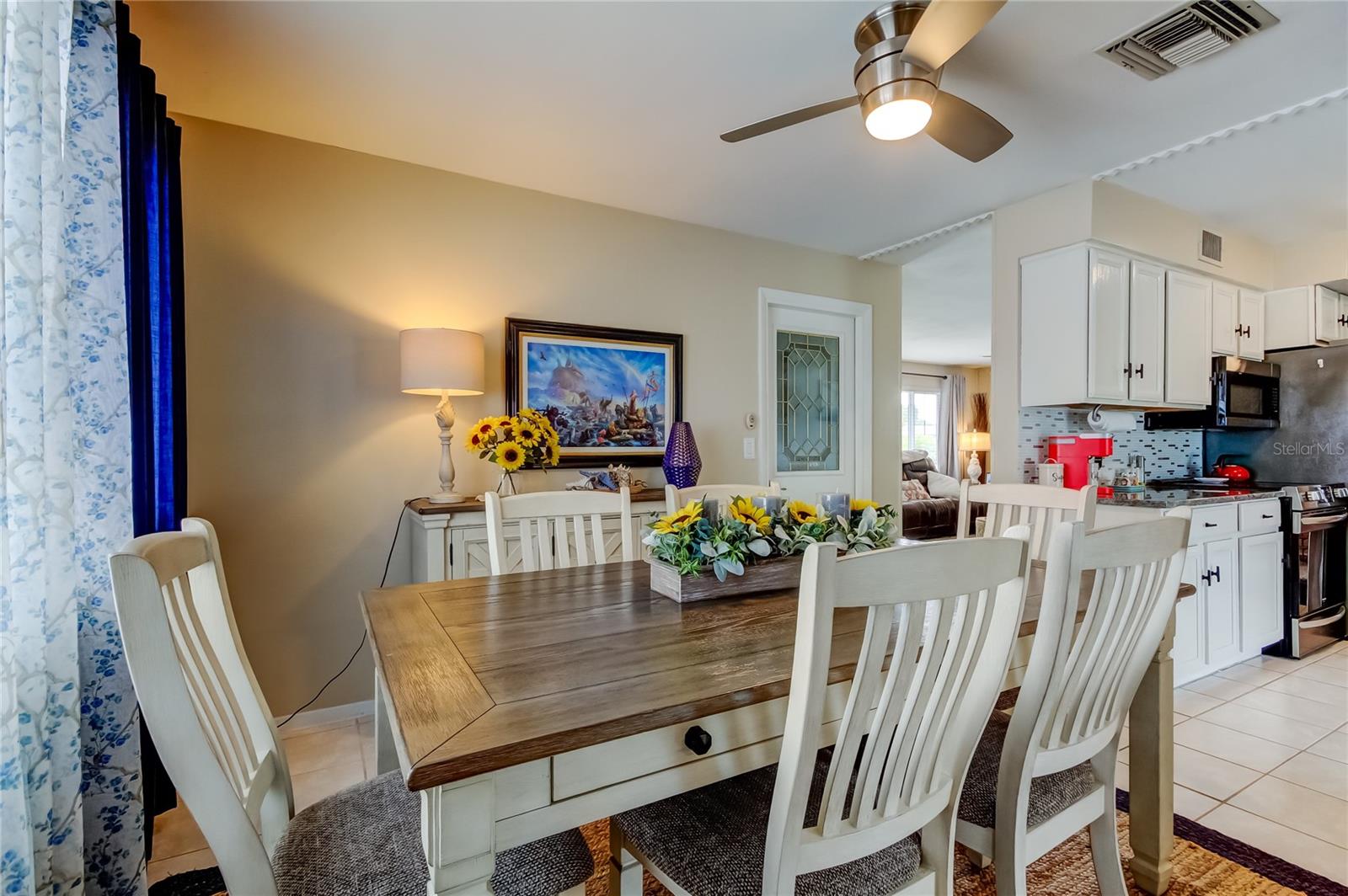 514 E LAKE DR, LARGO, FL, 33771