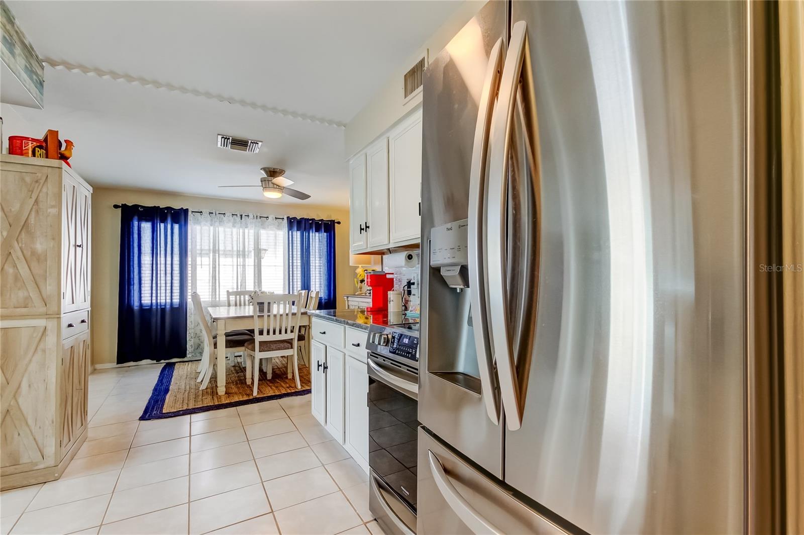 514 E LAKE DR, LARGO, FL, 33771