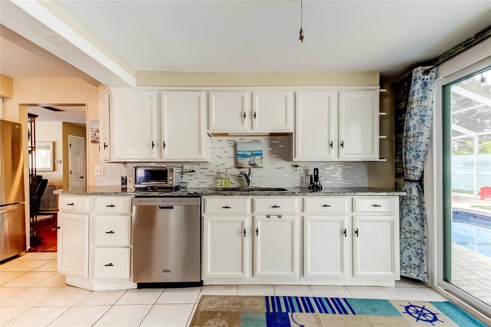 514 E LAKE DR, LARGO, FL, 33771