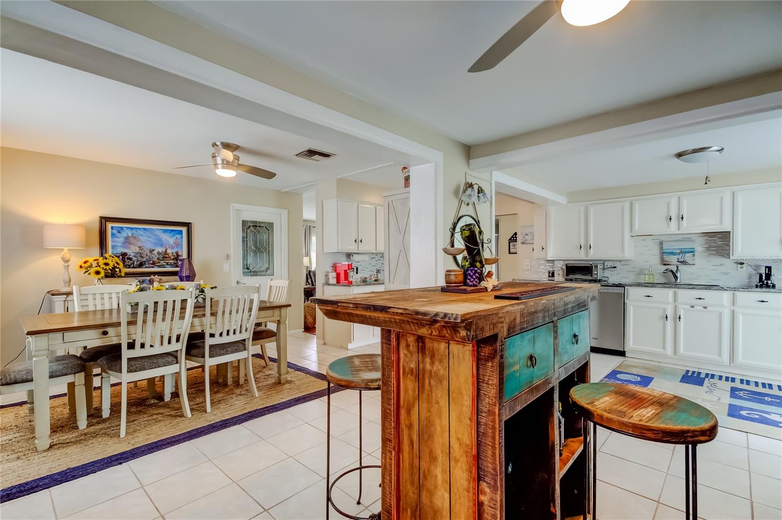 514 E LAKE DR, LARGO, FL, 33771