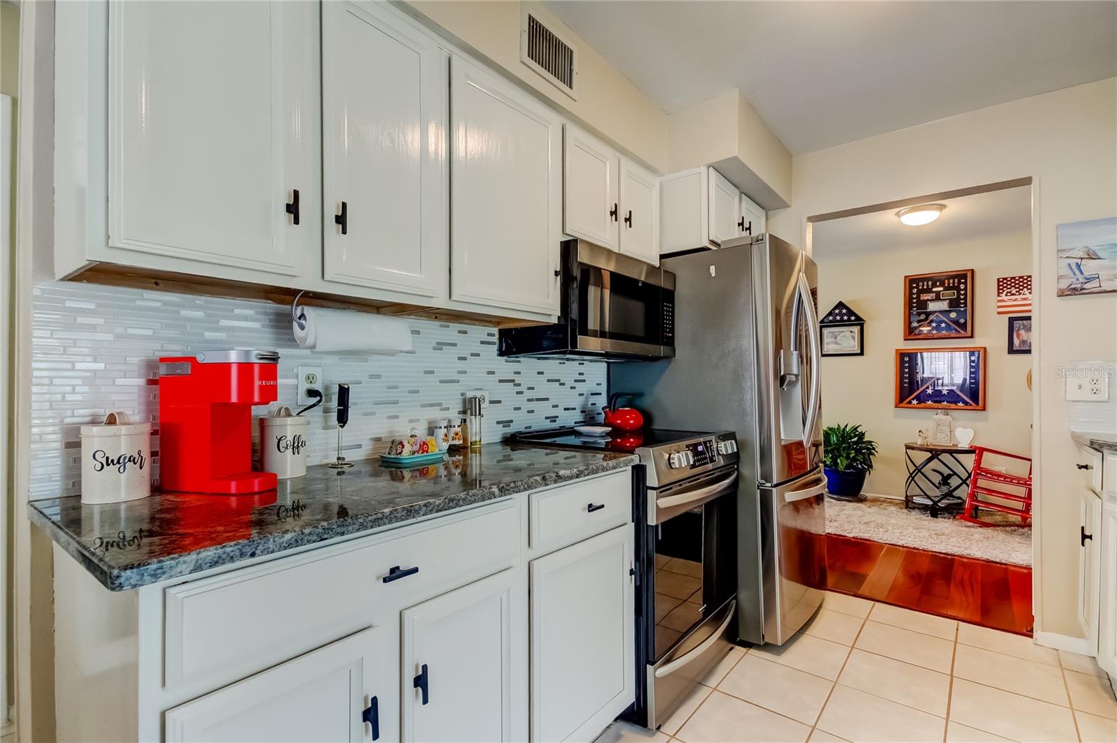 514 E LAKE DR, LARGO, FL, 33771