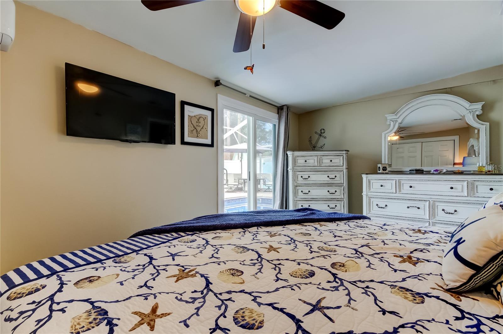 514 E LAKE DR, LARGO, FL, 33771