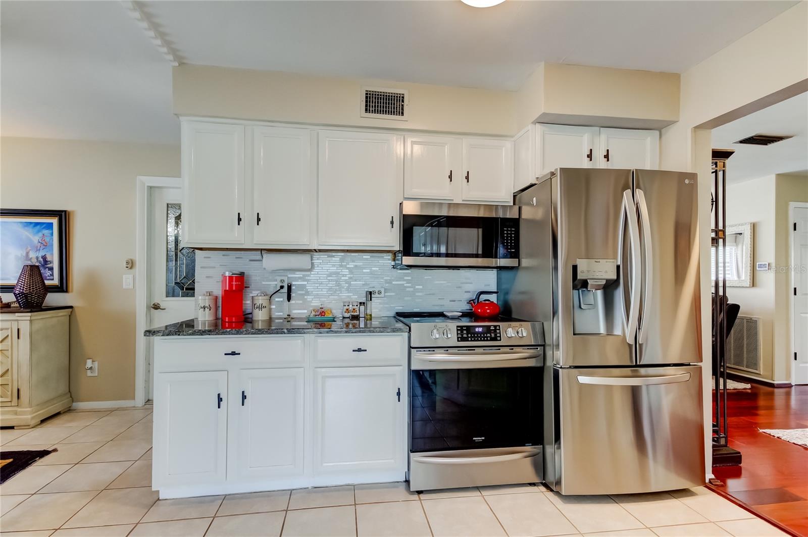 514 E LAKE DR, LARGO, FL, 33771