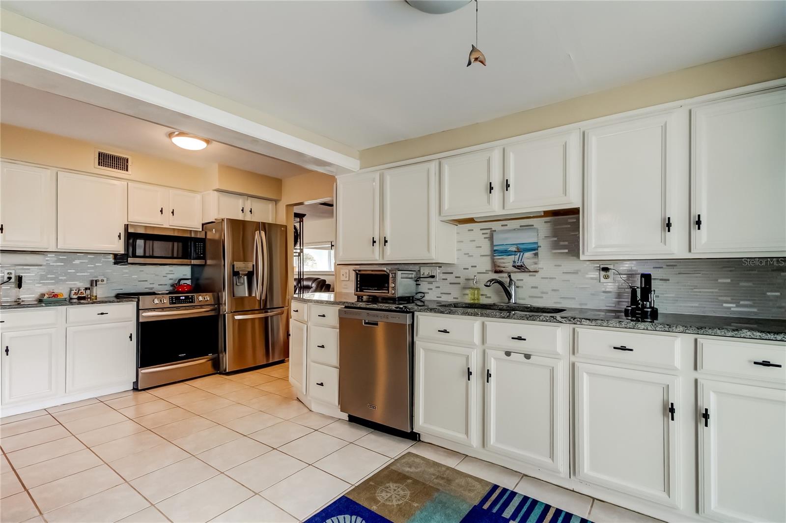 514 E LAKE DR, LARGO, FL, 33771