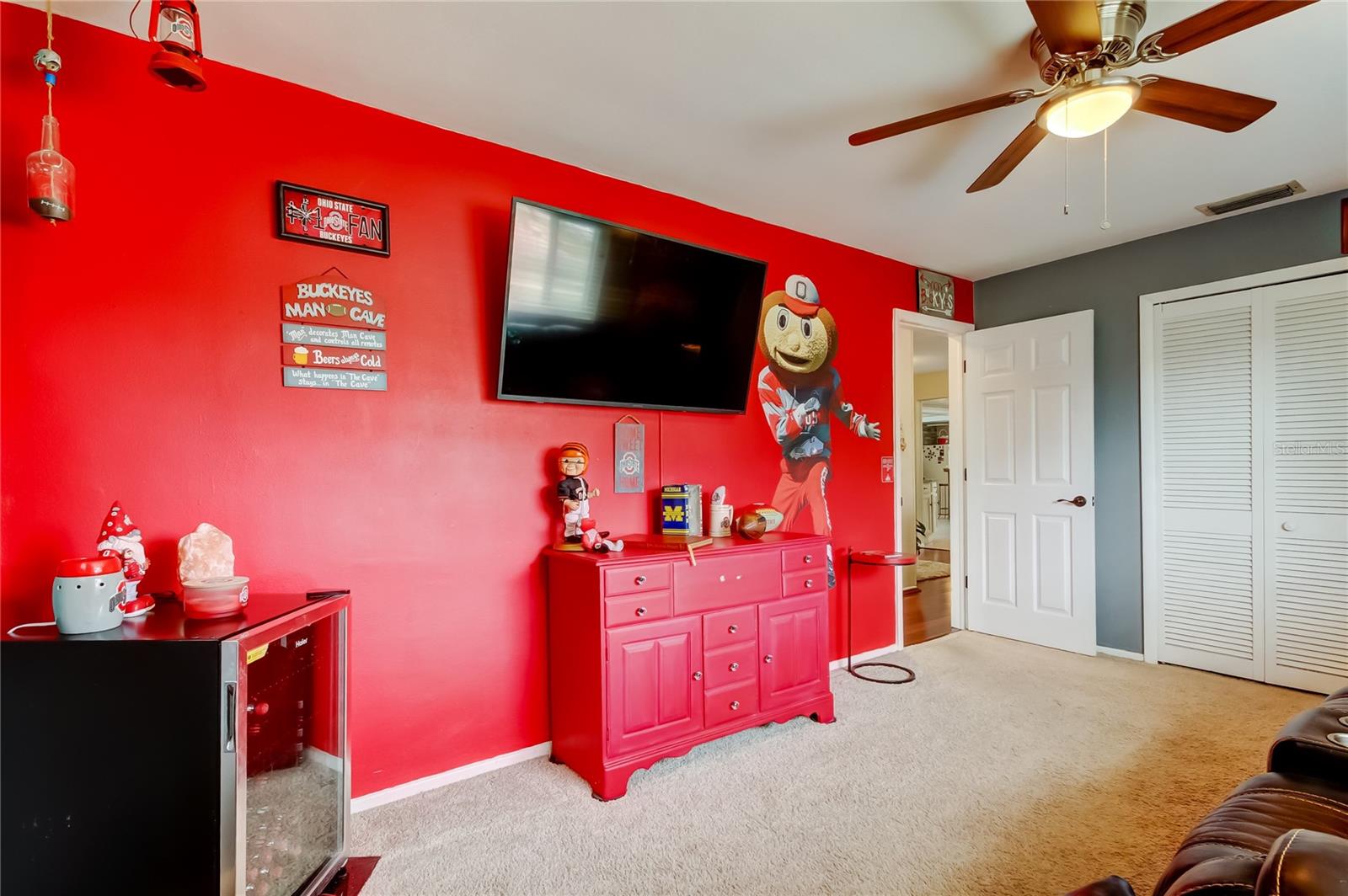 514 E LAKE DR, LARGO, FL, 33771