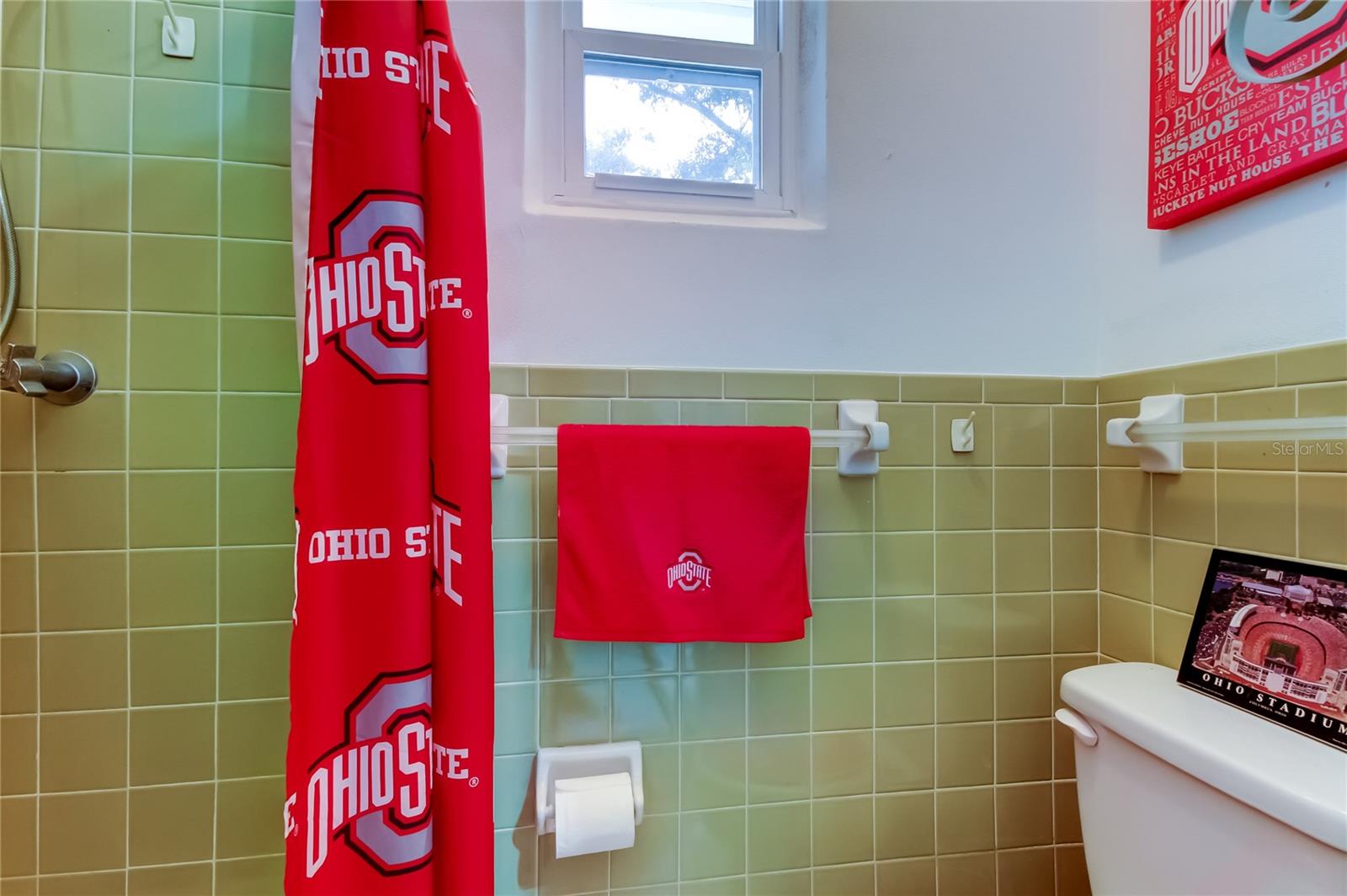 514 E LAKE DR, LARGO, FL, 33771