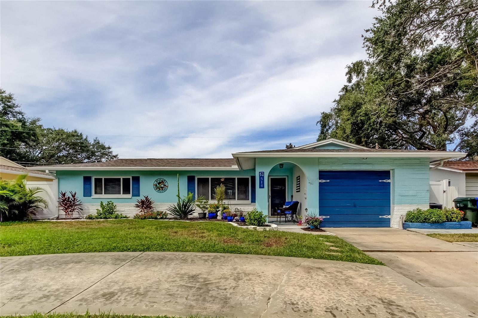 514 E LAKE DR, LARGO, FL, 33771