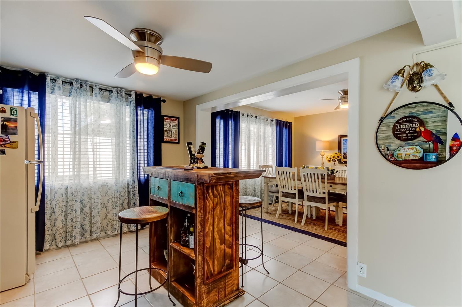 514 E LAKE DR, LARGO, FL, 33771