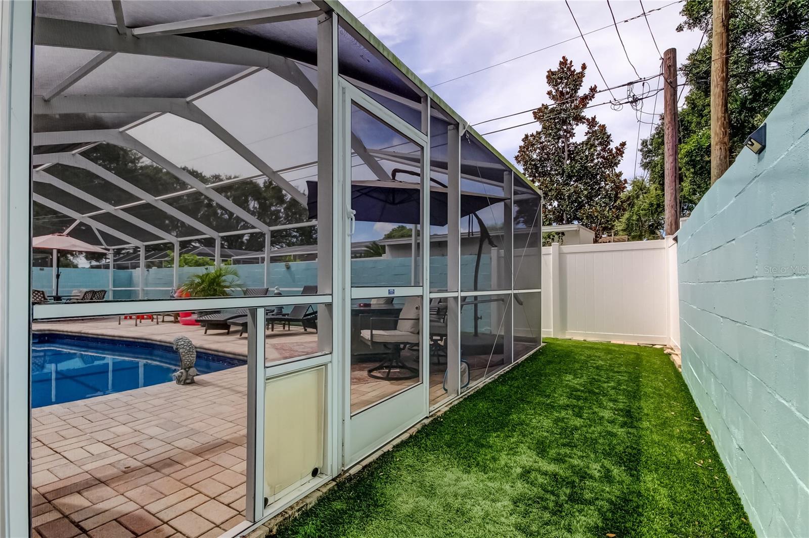 514 E LAKE DR, LARGO, FL, 33771