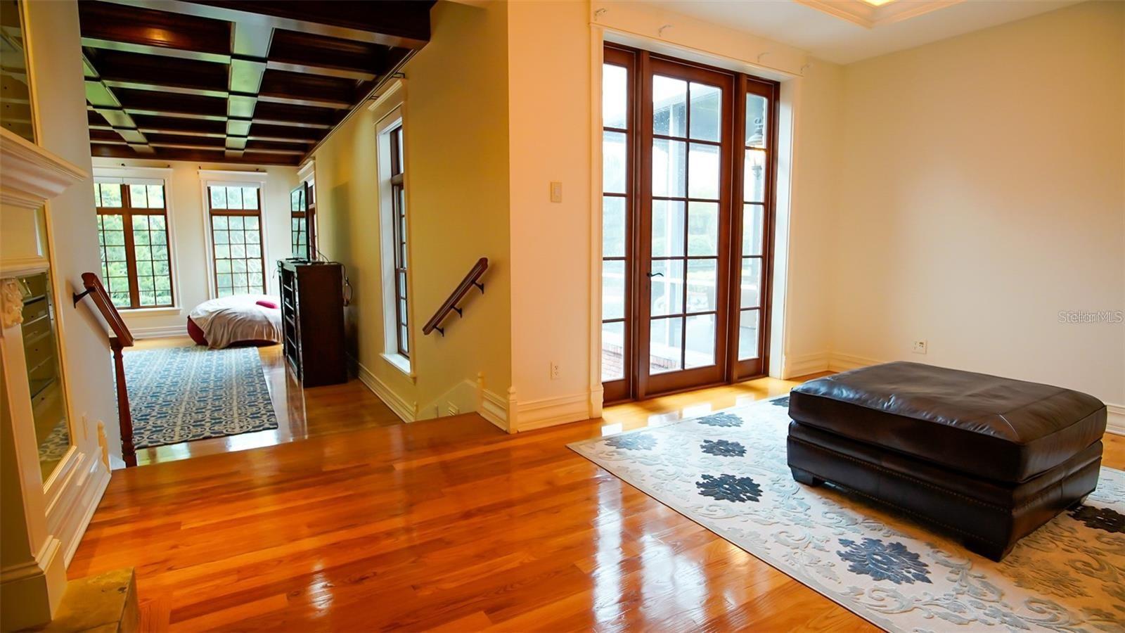 O6339007 Property Photo