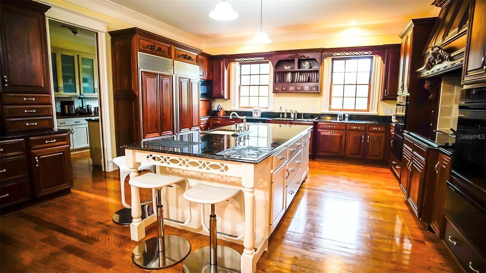 O6339007 Property Photo