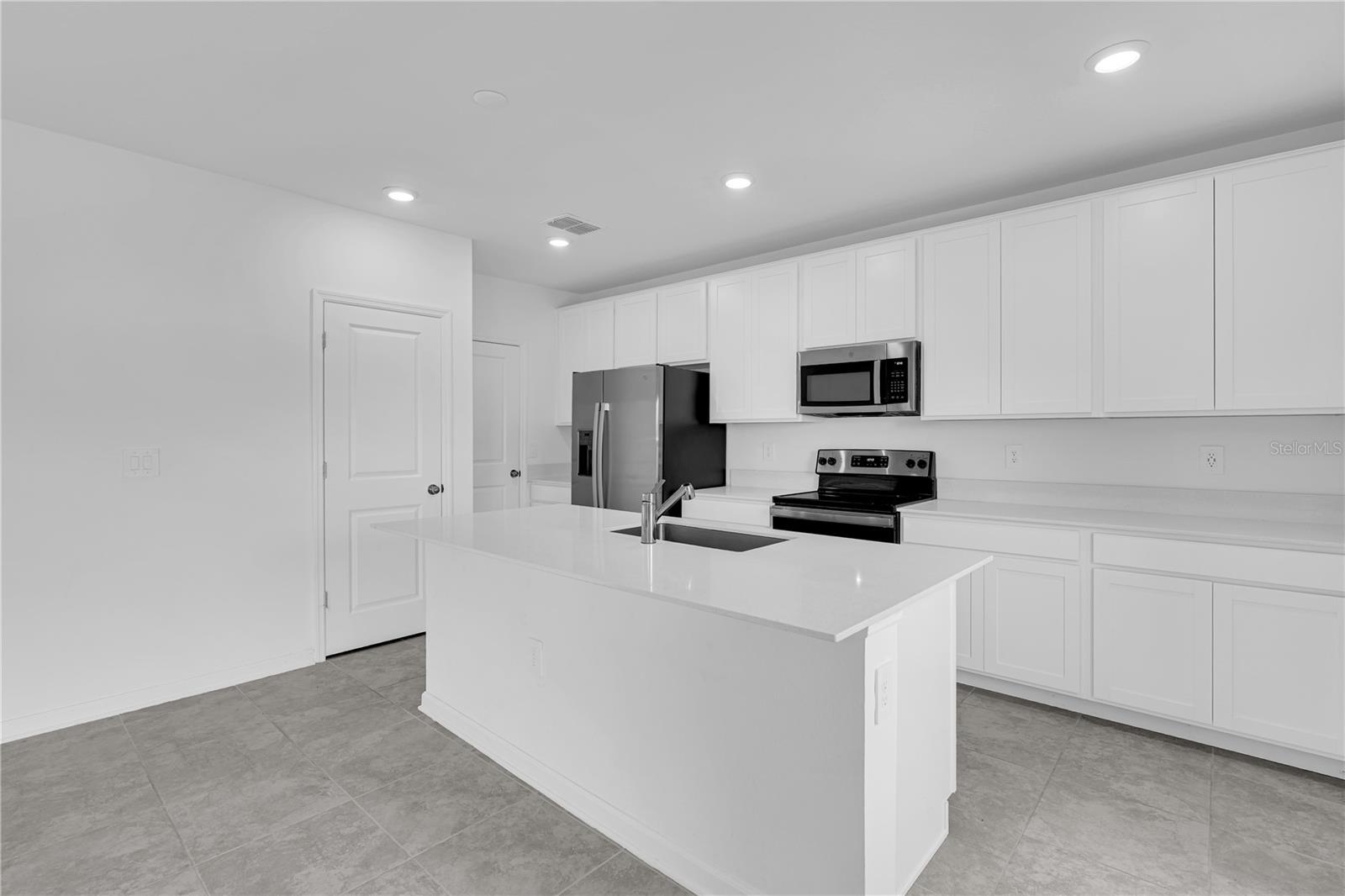 1021 WATERFALL BLVD, DAVENPORT, FL, 33837