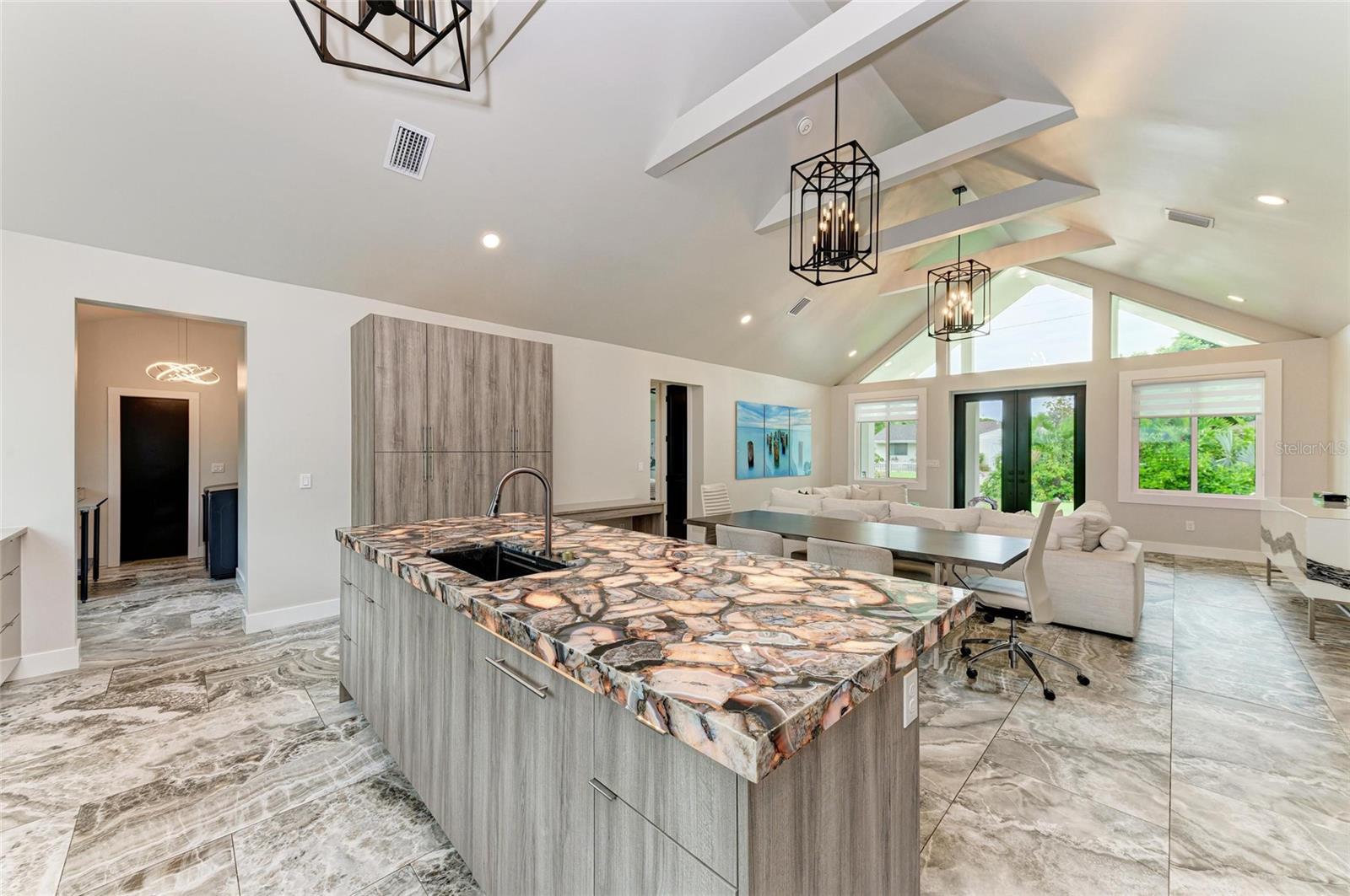 A4663262 Property Photo