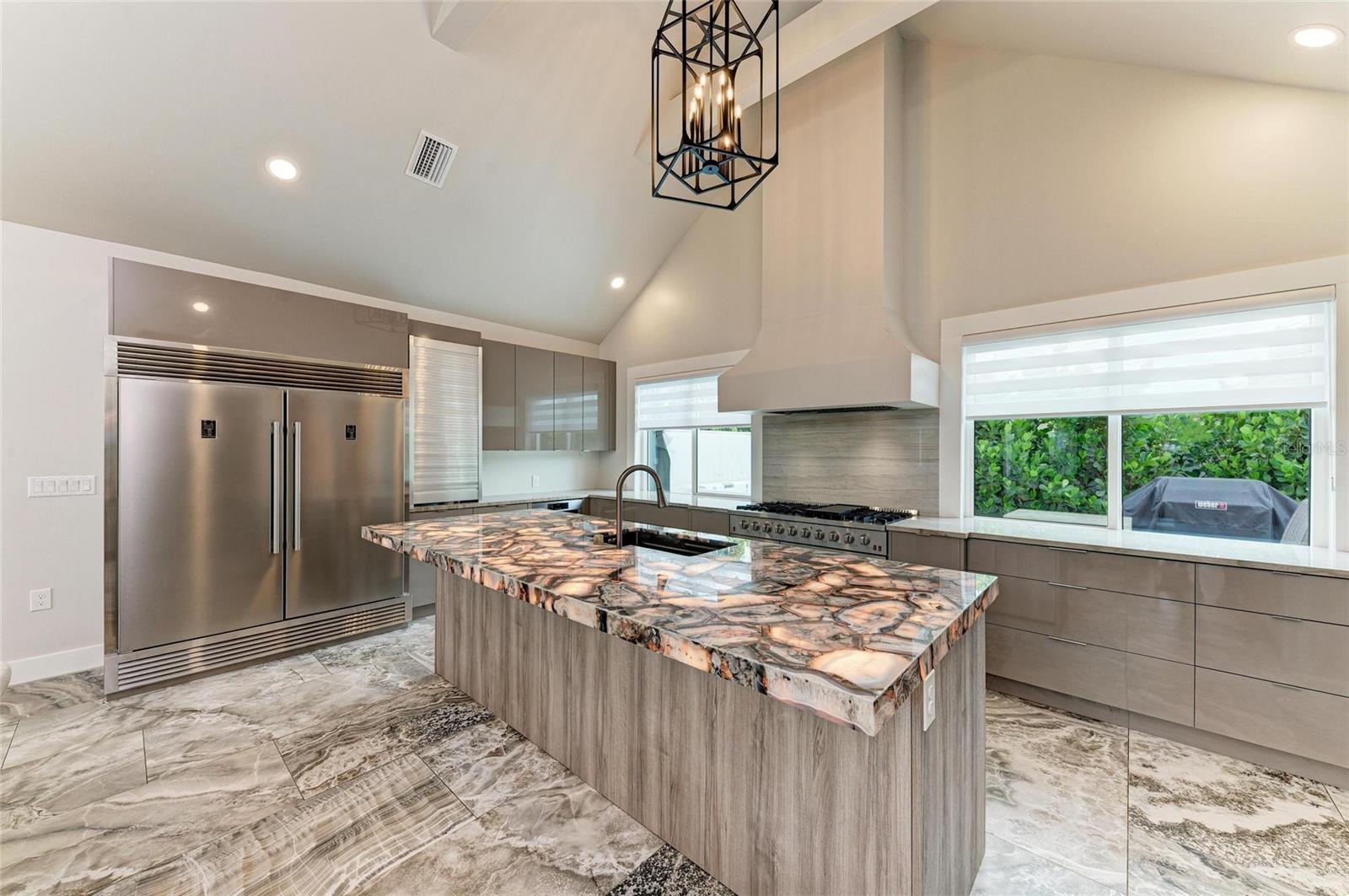 A4663262 Property Photo