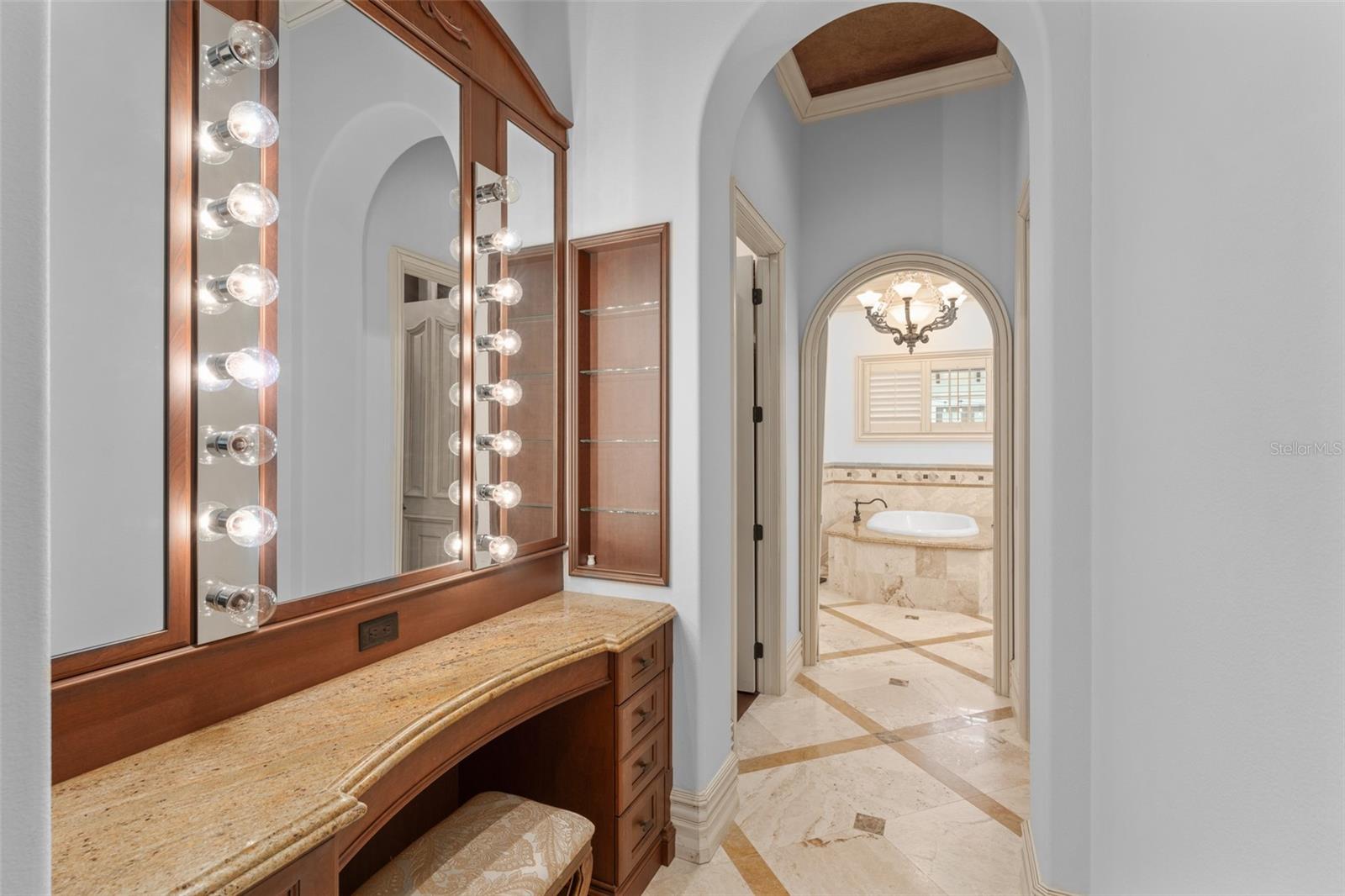 O6339134 Property Photo