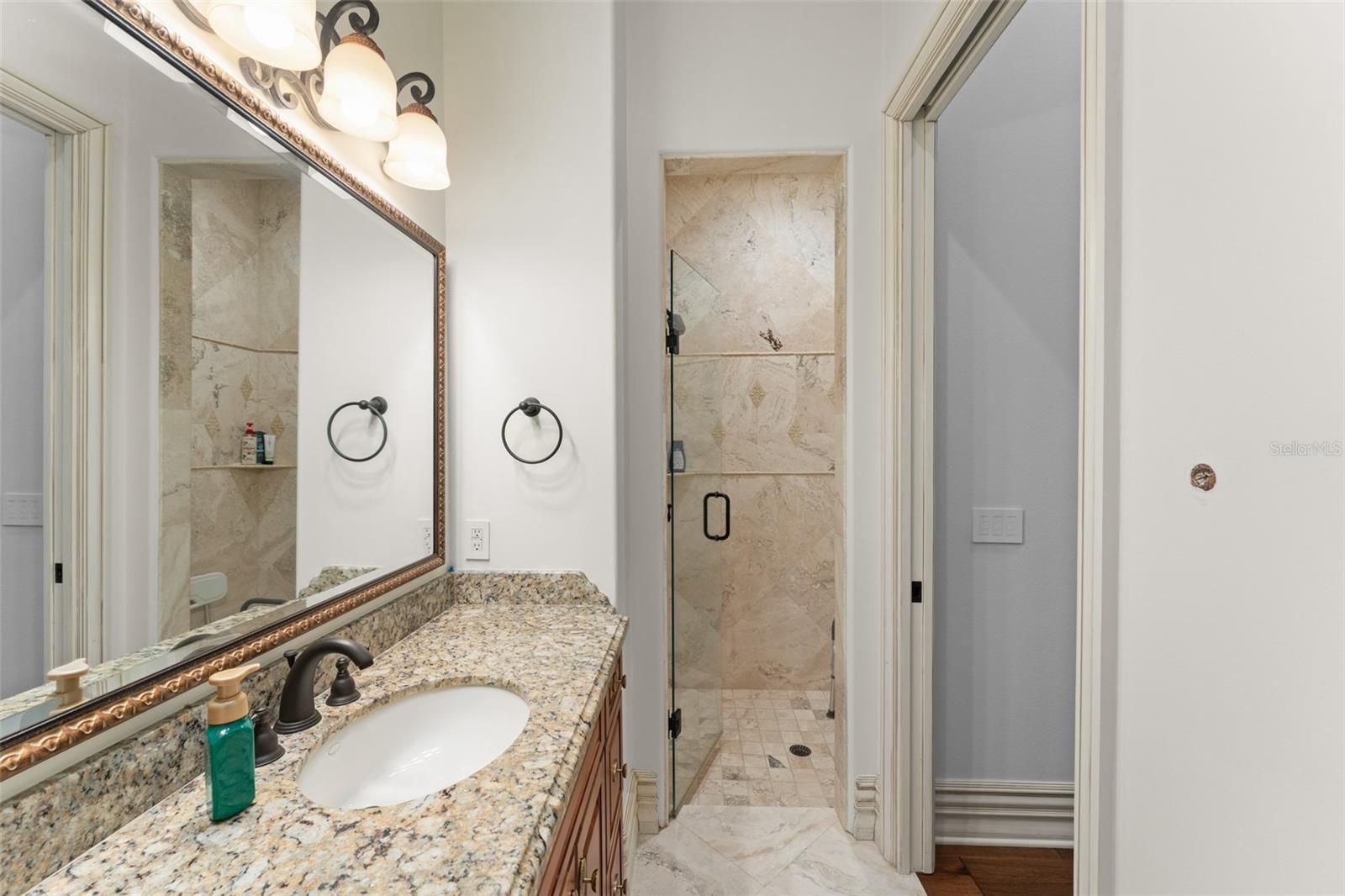 O6339134 Property Photo