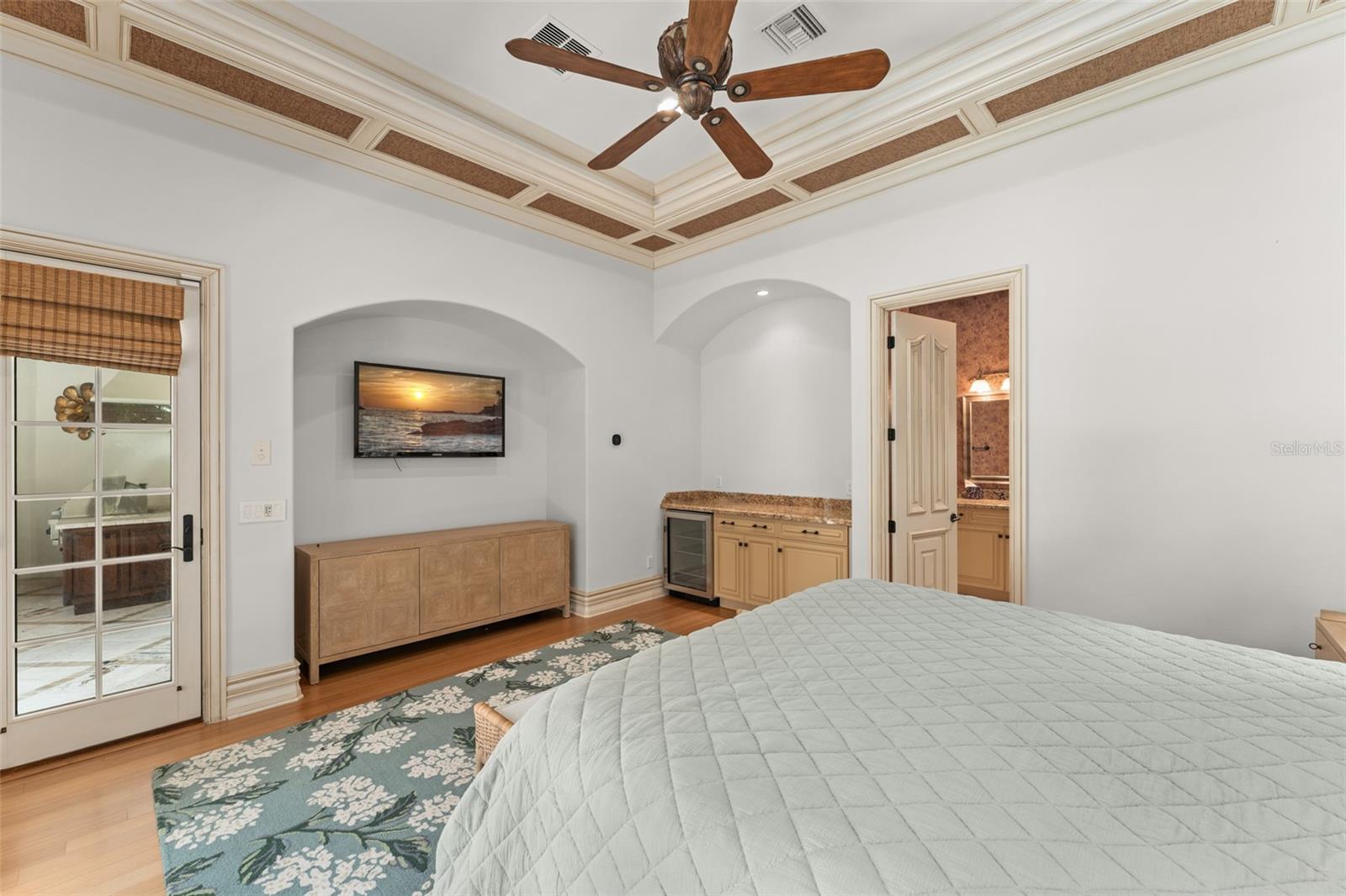 O6339134 Property Photo