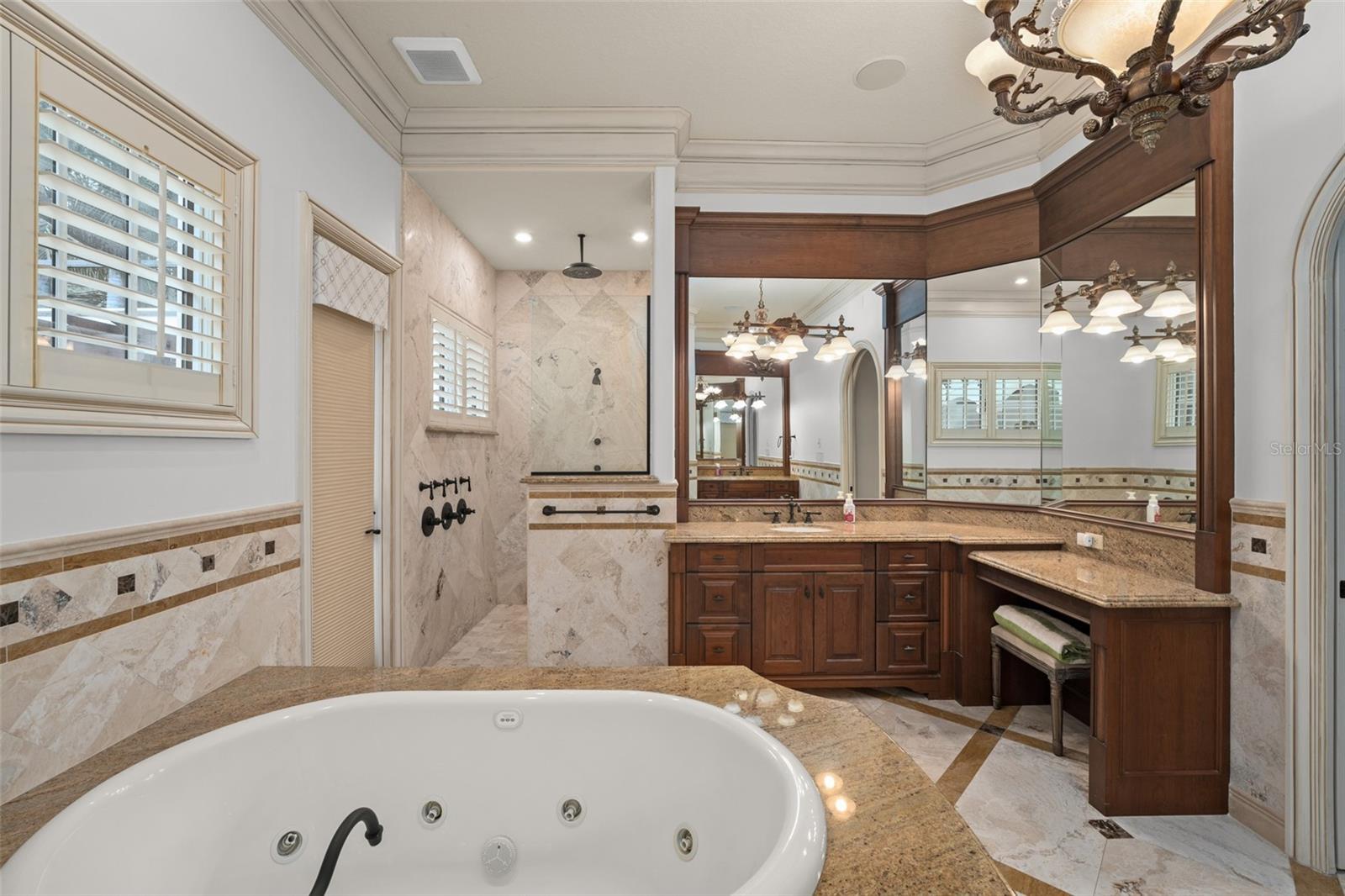 O6339134 Property Photo