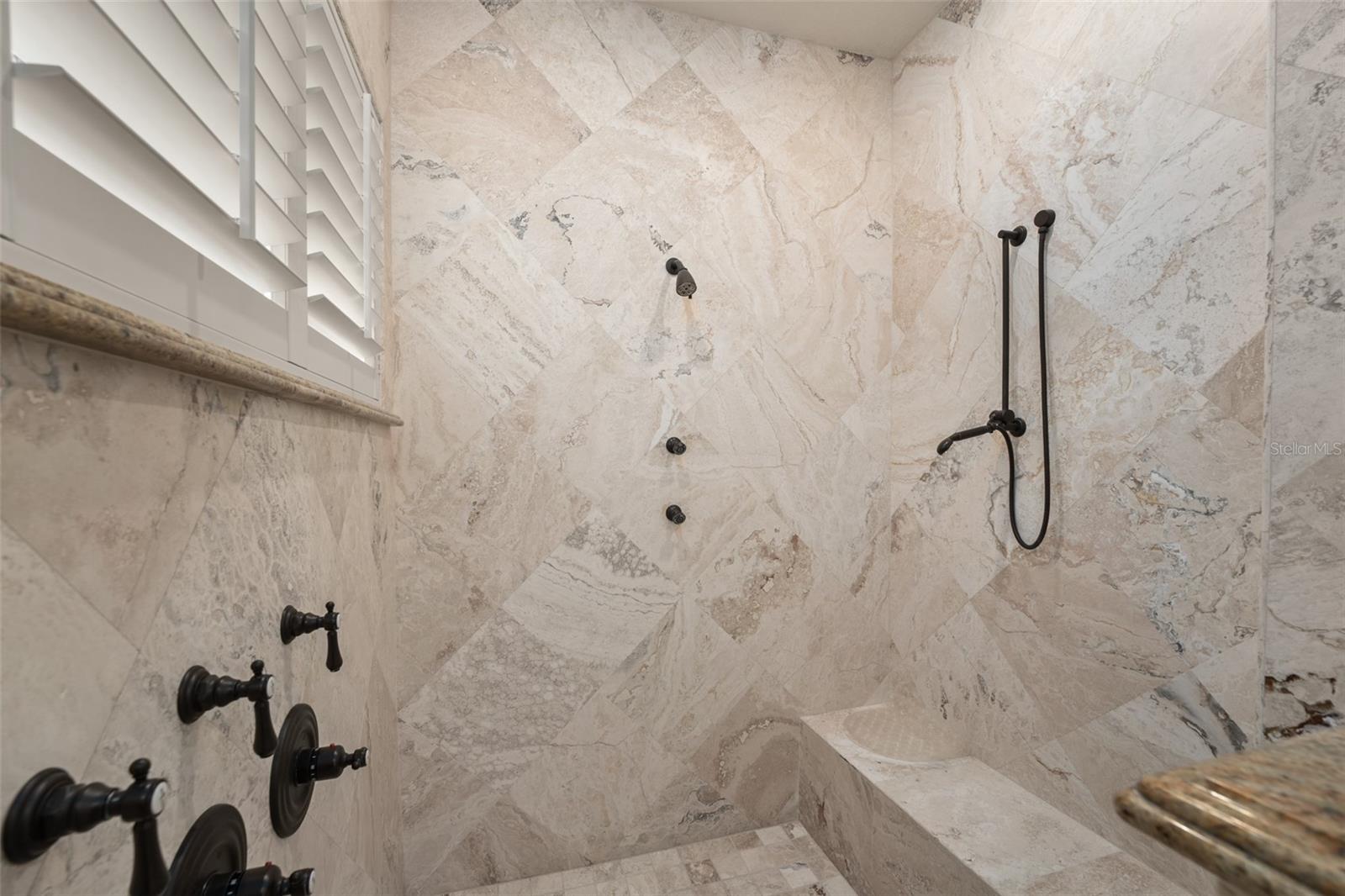 O6339134 Property Photo