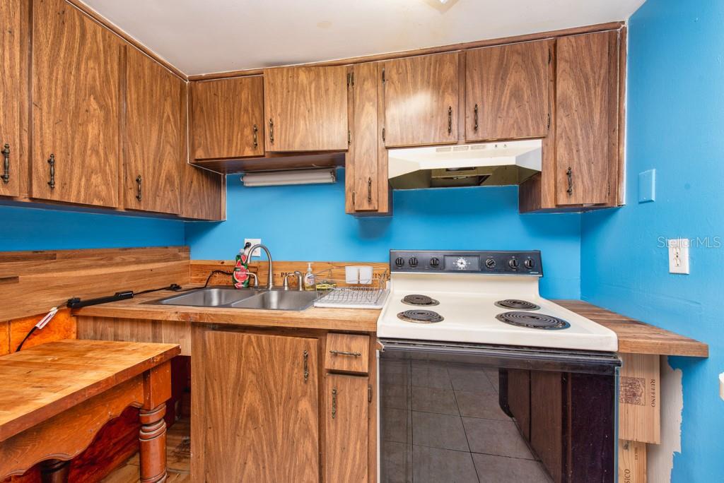 8602 CHAMPLAIN CT #93, TAMPA, FL, 33614