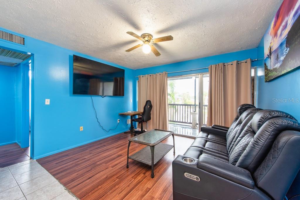 8602 CHAMPLAIN CT #93, TAMPA, FL, 33614