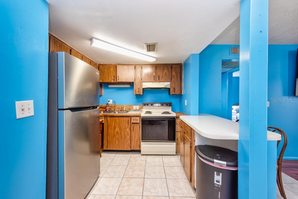 8602 CHAMPLAIN CT #93, TAMPA, FL, 33614