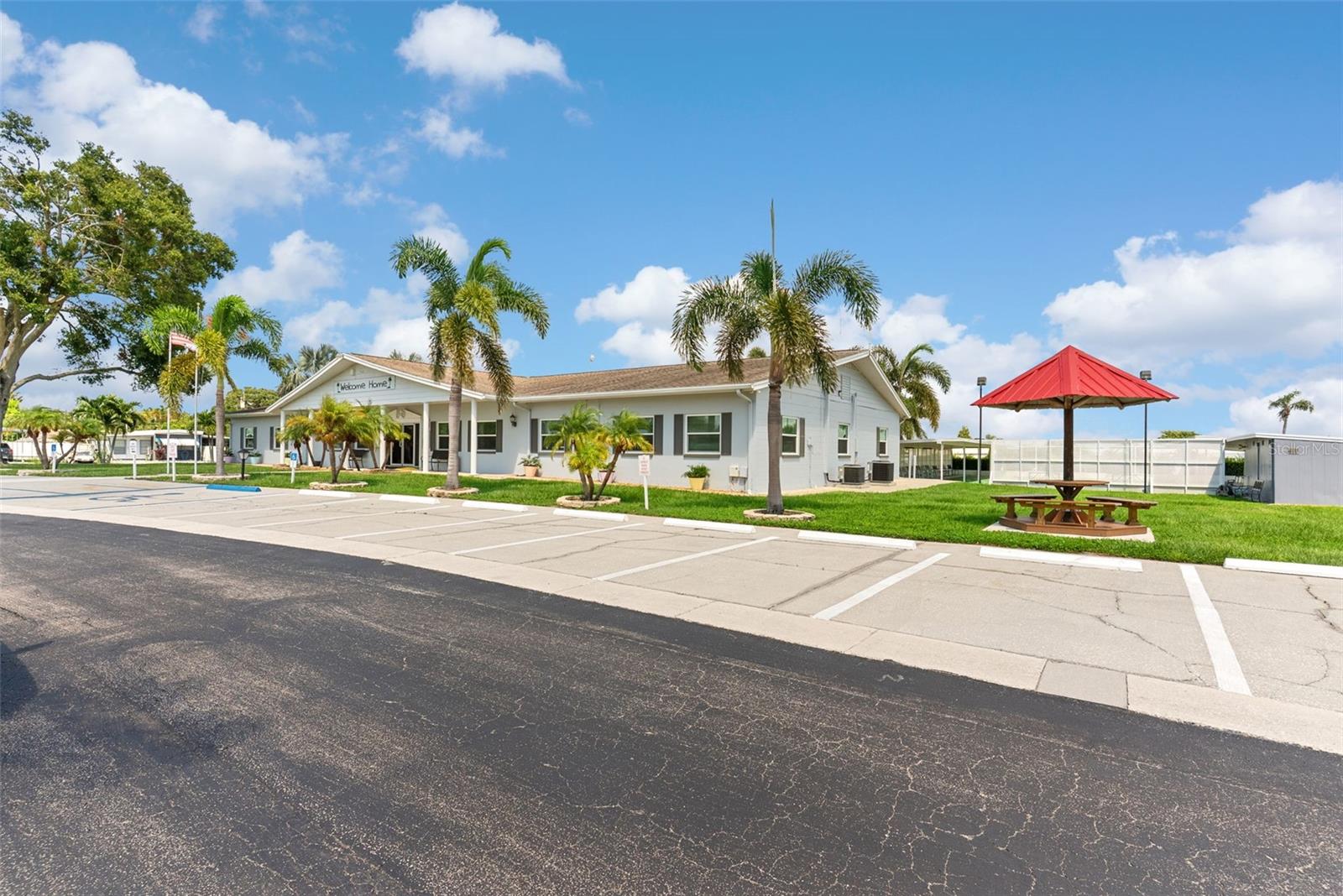 TB8421515 Property Photo