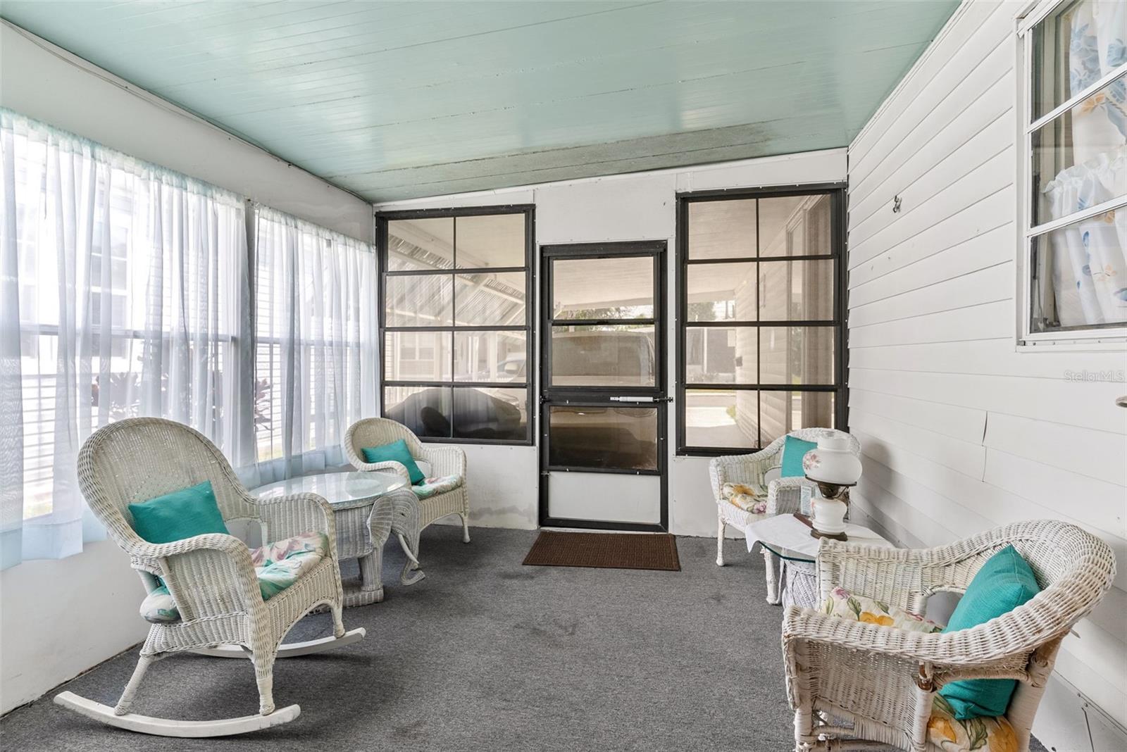 TB8421515 Property Photo