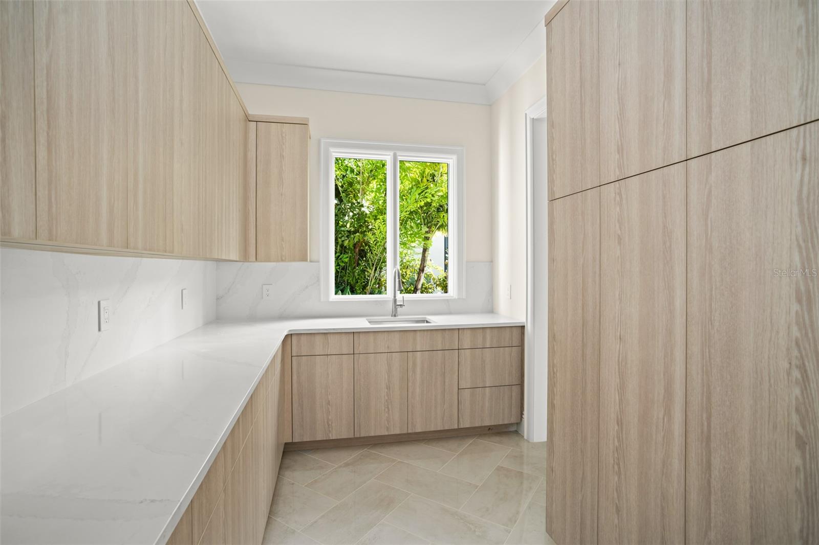 O6339148 Property Photo