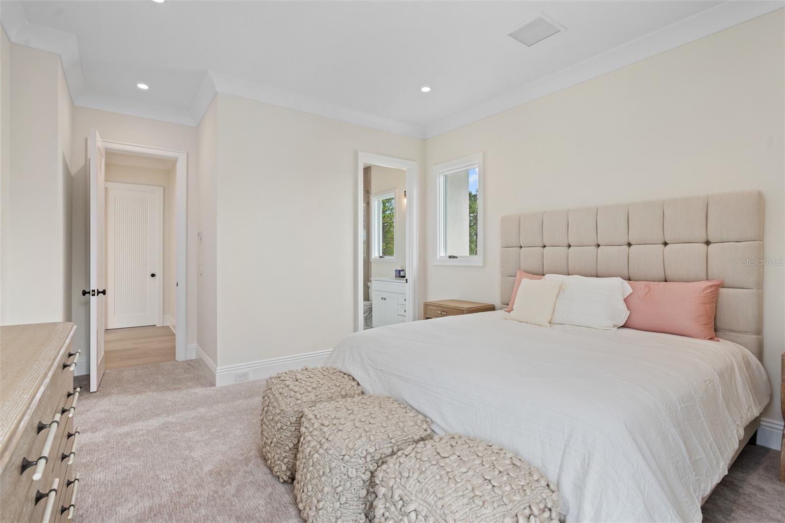 O6339148 Property Photo