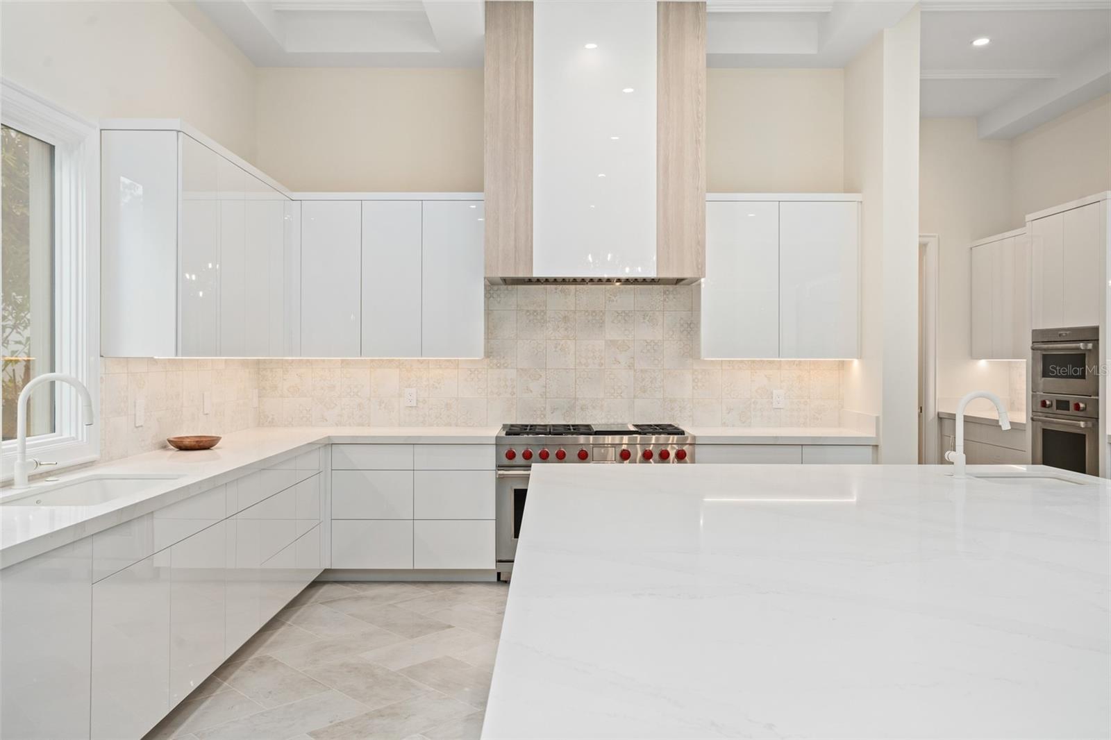 O6339148 Property Photo