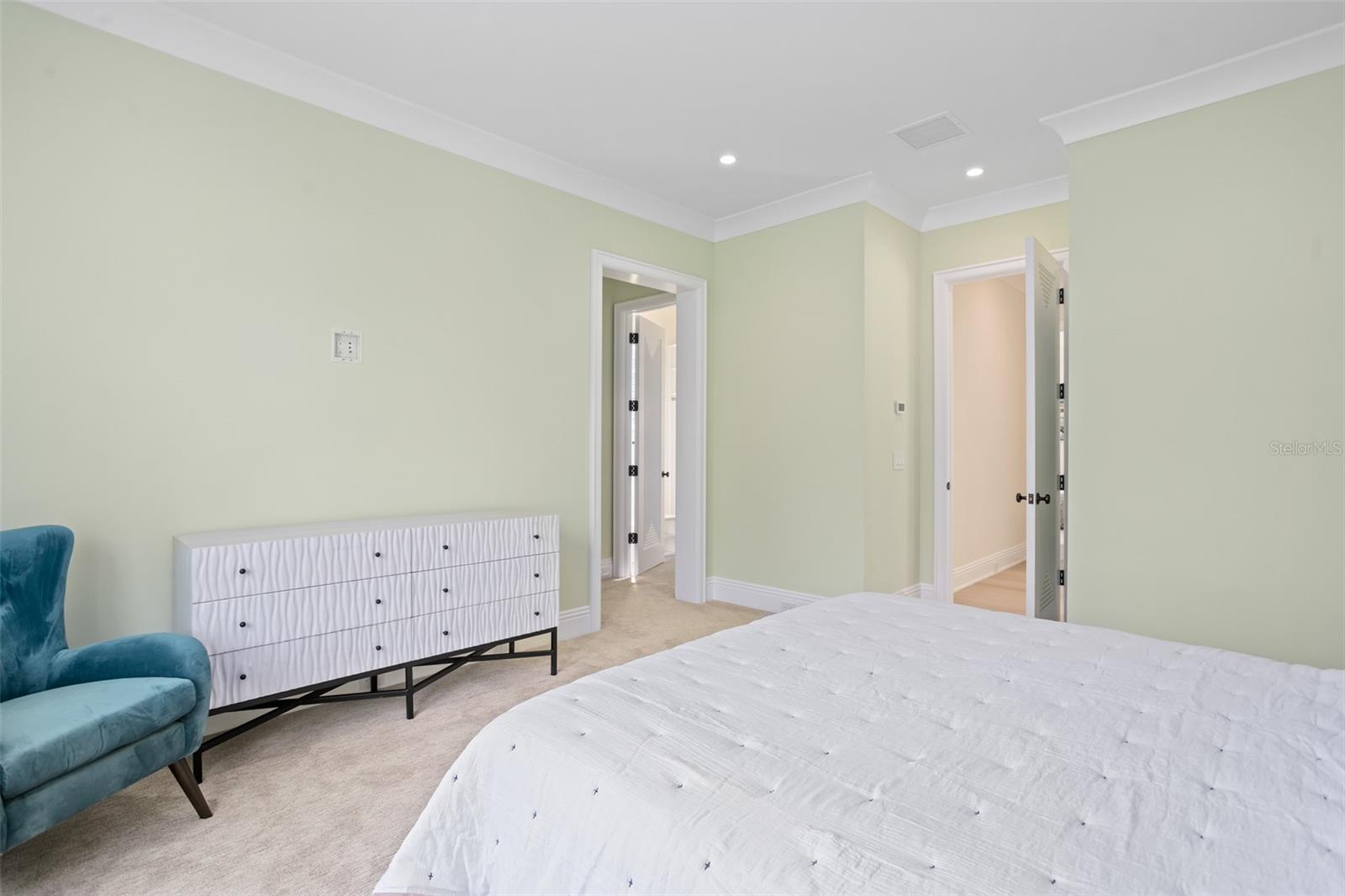 O6339148 Property Photo