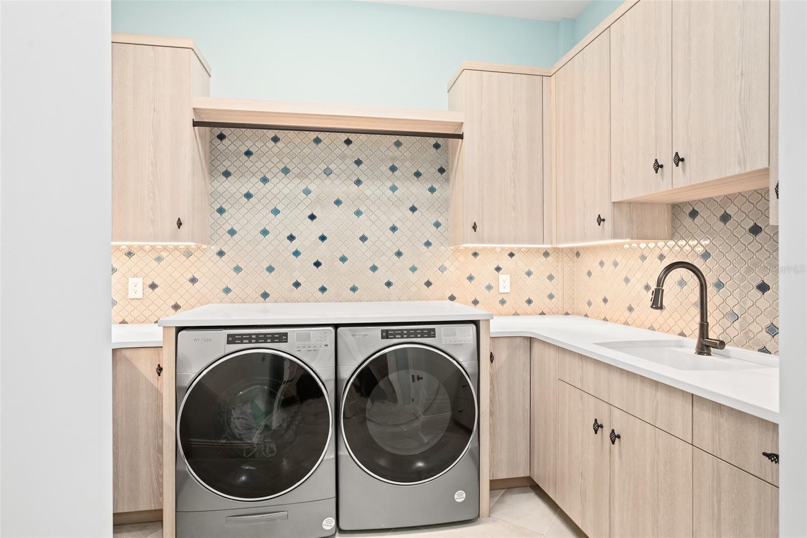 O6339148 Property Photo