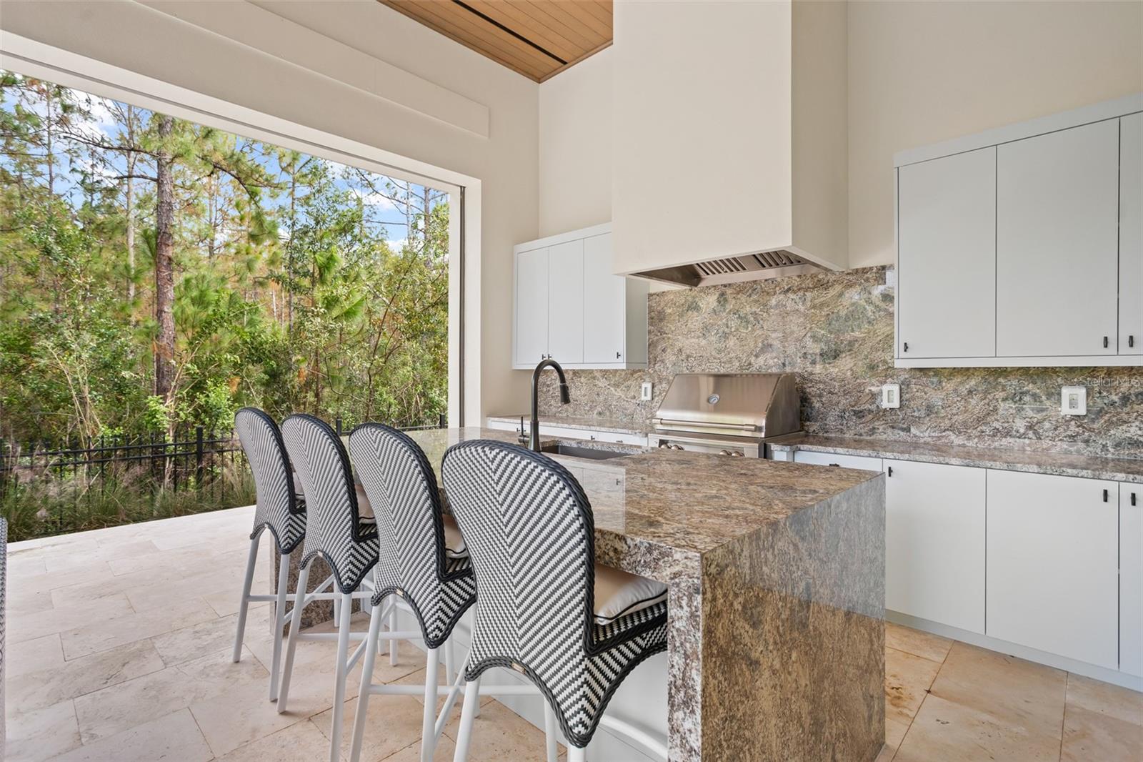 O6339148 Property Photo