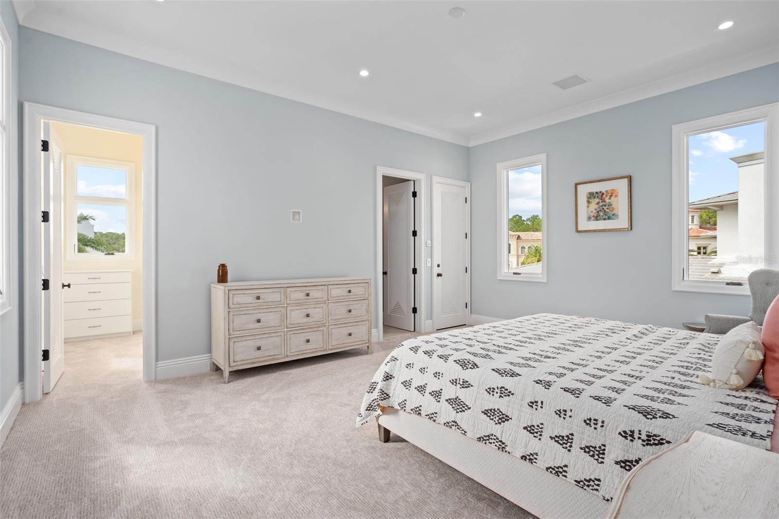 O6339148 Property Photo