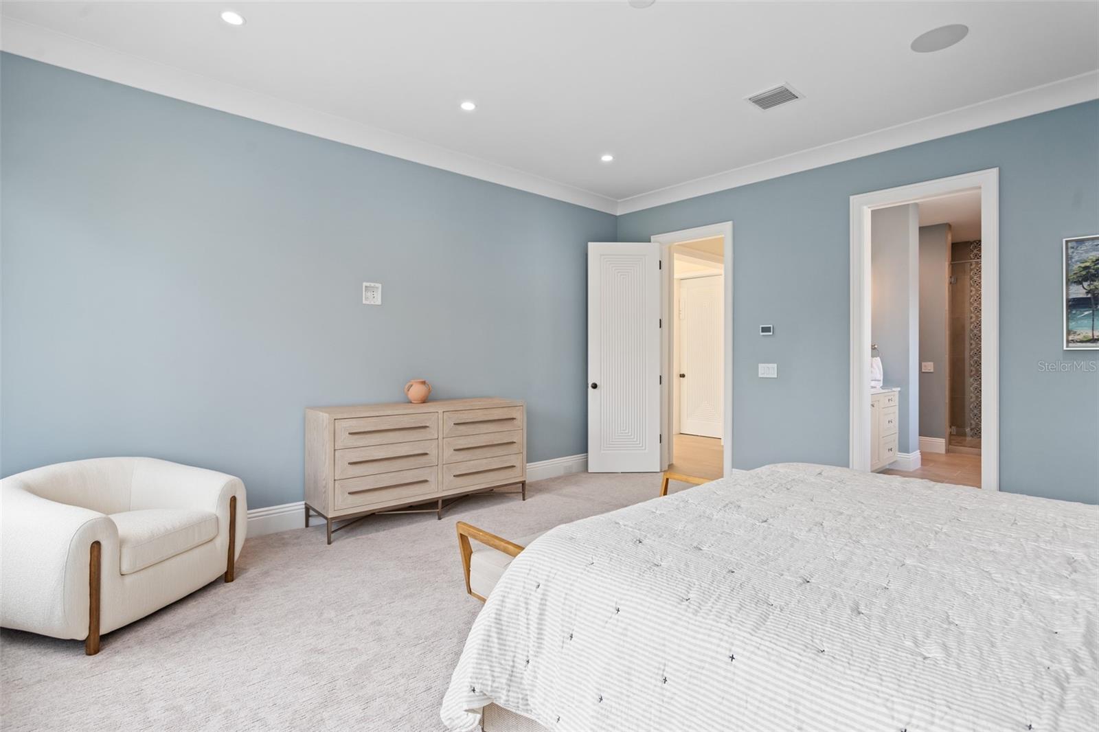 O6339148 Property Photo