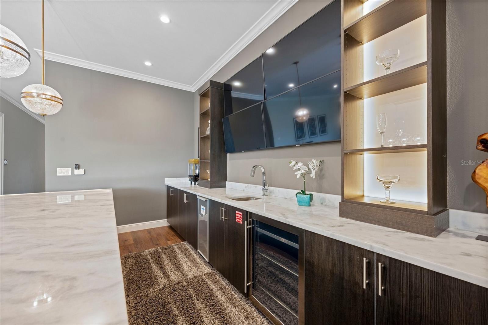 O6339149 Property Photo