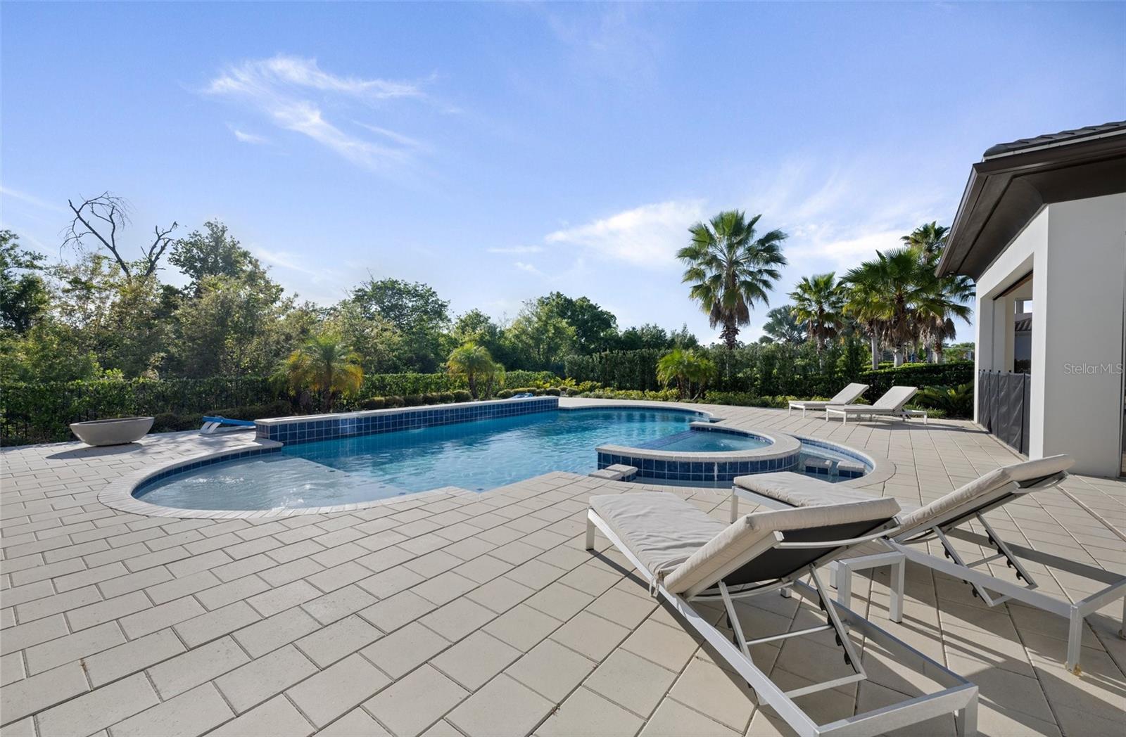 O6339149 Property Photo